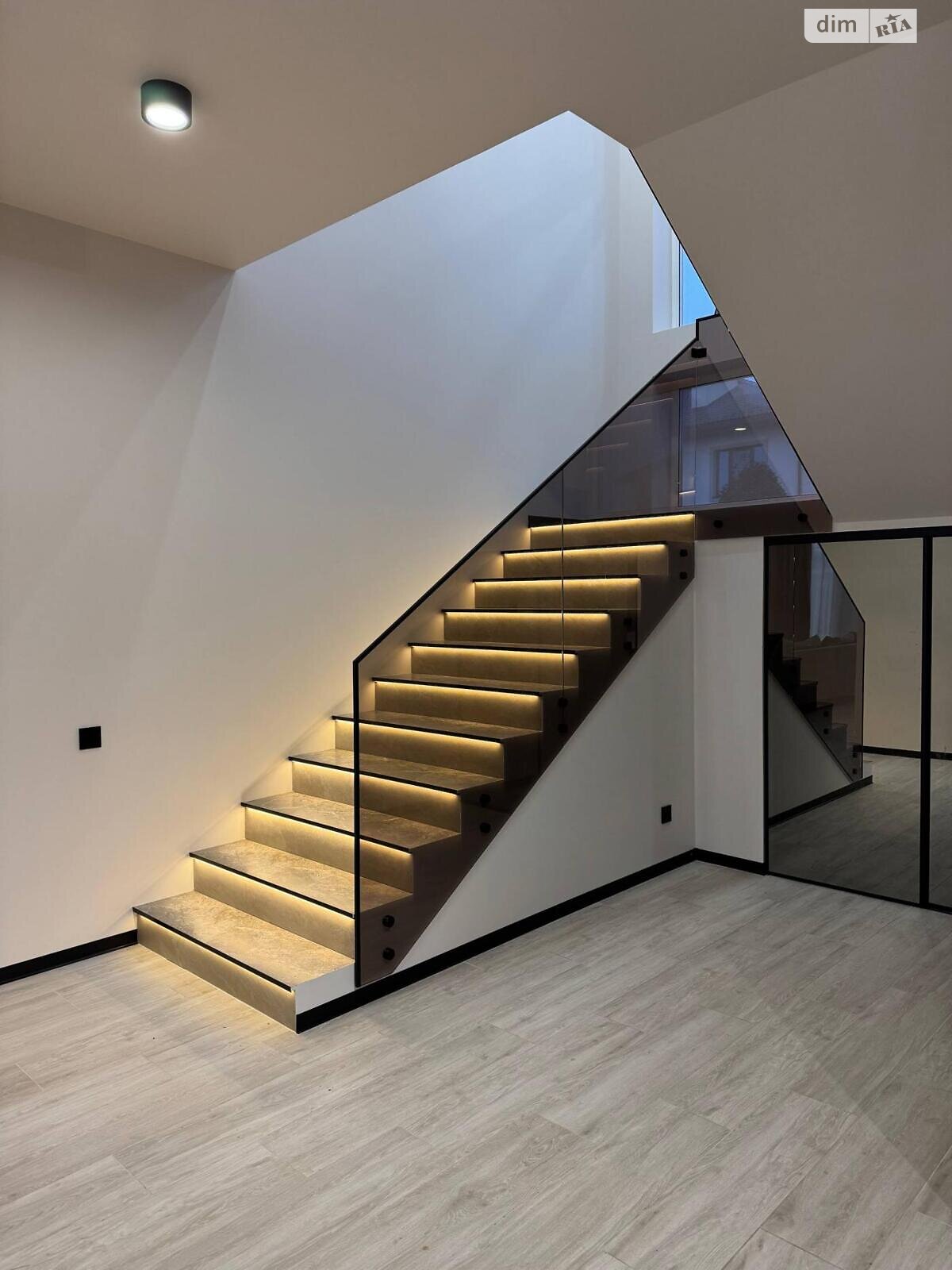 двопроверховий таунхаус, 125 кв. м, кирпич. Здається помісячно в Києві, в районі Осокорки фото 1