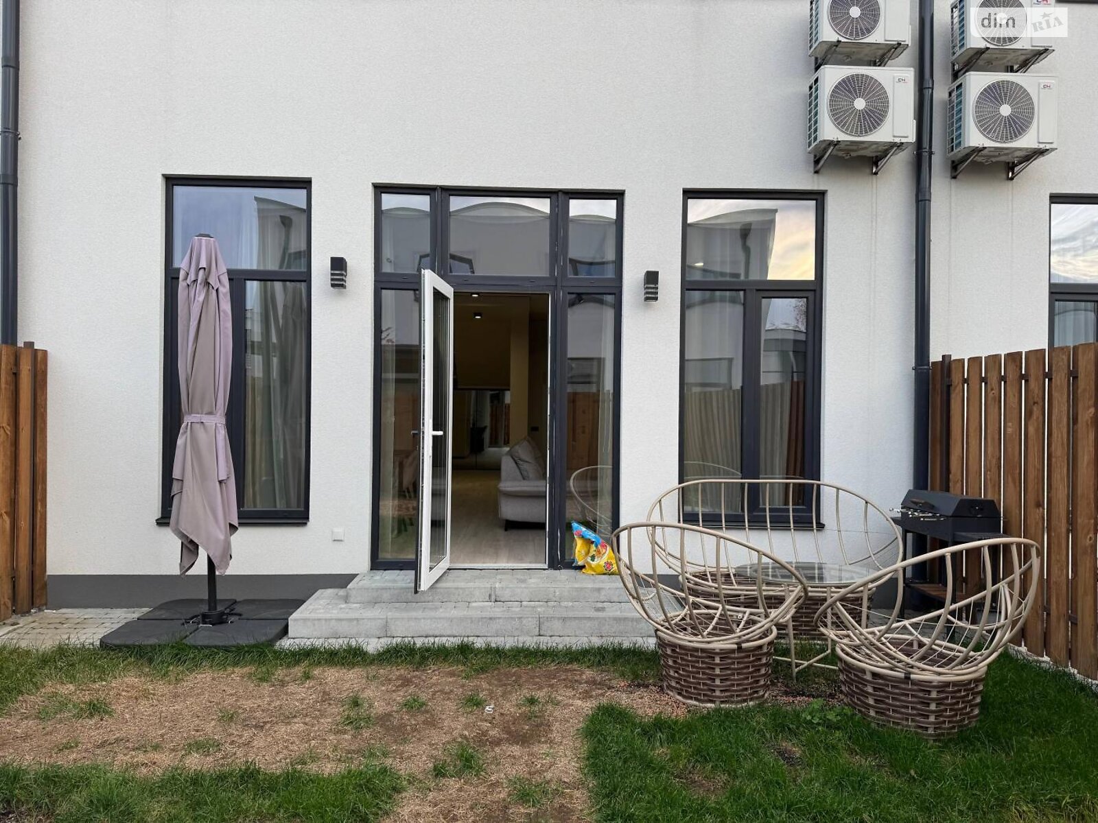 двопроверховий таунхаус, 125 кв. м, кирпич. Здається помісячно в Києві, в районі Осокорки фото 1