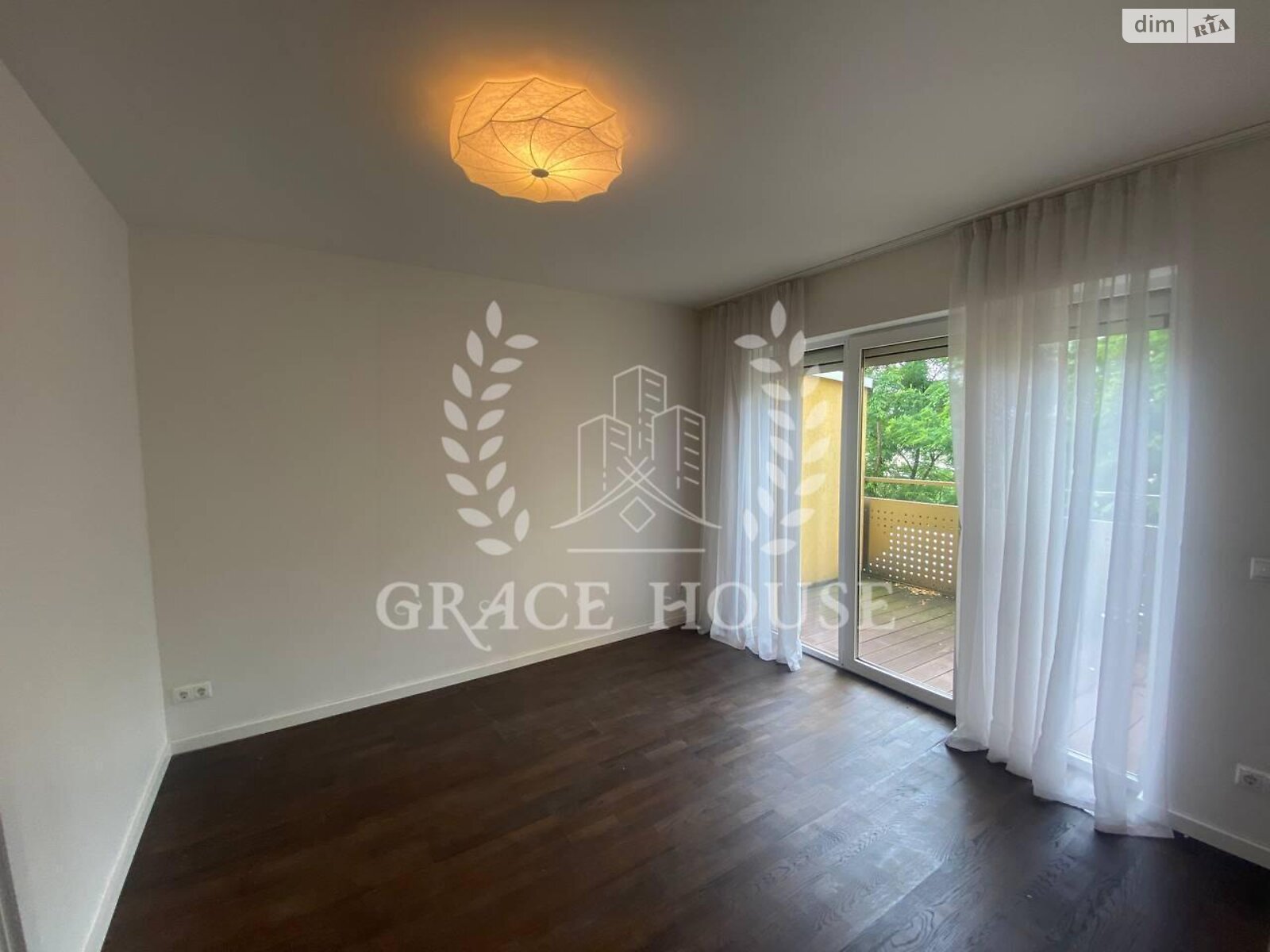 трехэтажный таунхаус без мебели, 300 кв. м, кирпич. Сдается помесячно в Киеве, в районе Соломенский фото 1