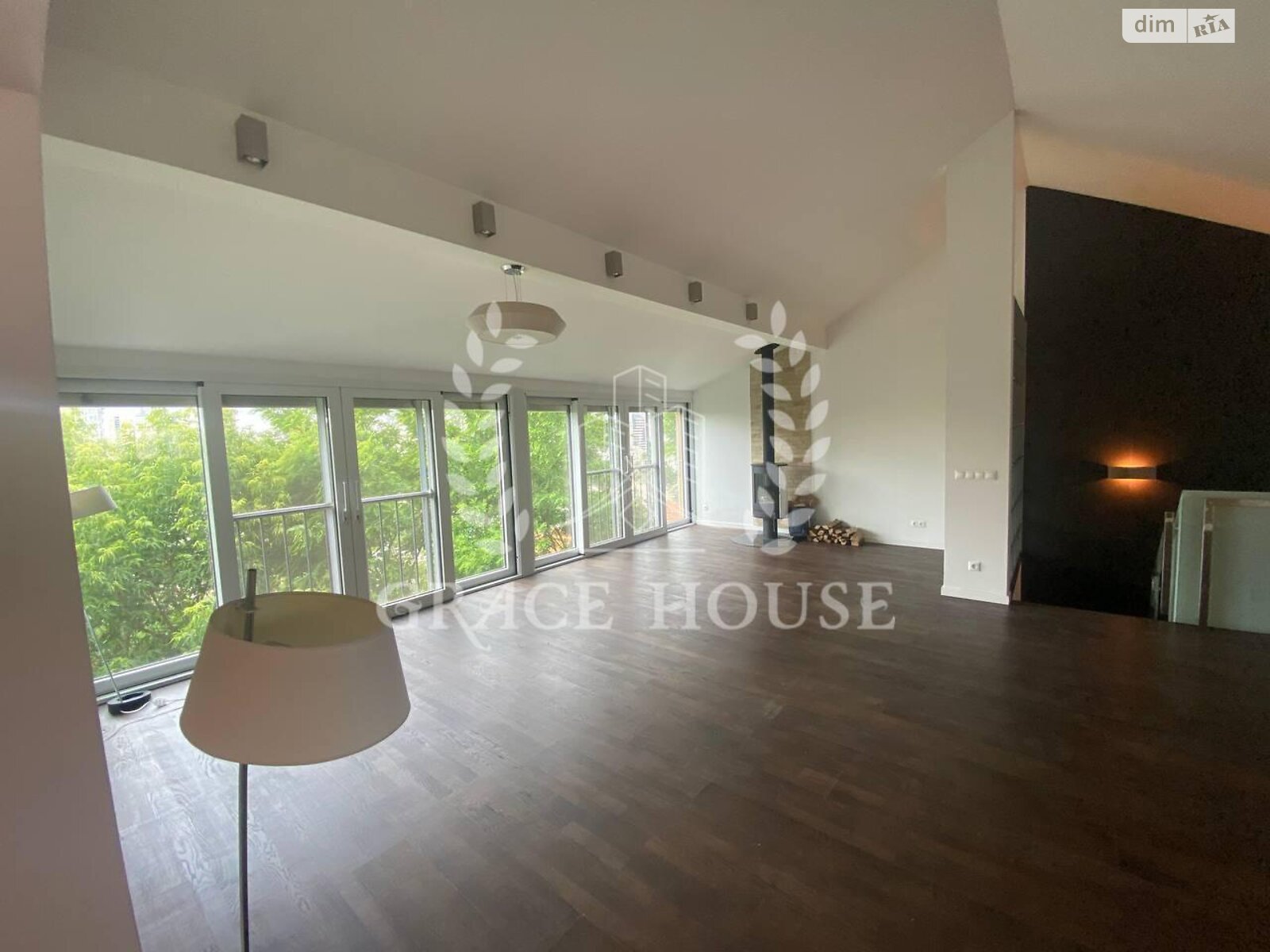 трехэтажный таунхаус без мебели, 300 кв. м, кирпич. Сдается помесячно в Киеве, в районе Соломенский фото 1