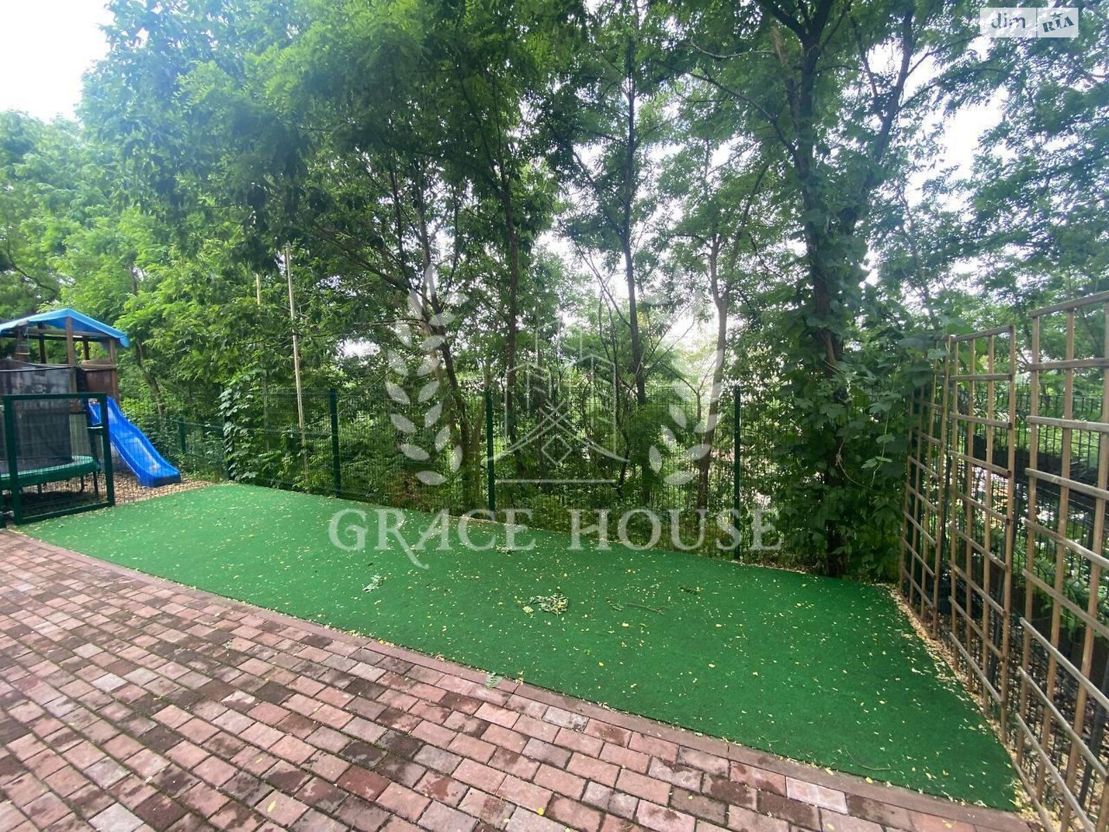 трехэтажный таунхаус без мебели, 300 кв. м, кирпич. Сдается помесячно в Киеве, в районе Соломенский фото 1