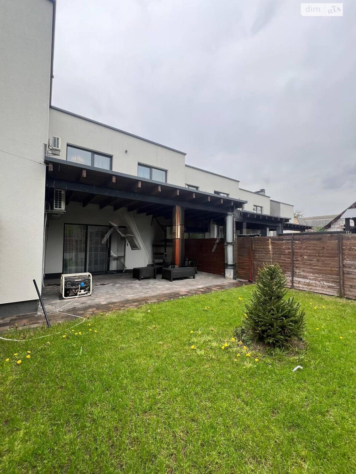 двоповерховий таунхаус, 155.7 кв. м, цегла. Здається помісячно в Києві, в районі Віта-Литовська фото 1 двопроверховий таунхаус, 155.7 кв. м, цегла. Здається помісячно в Києві, в районі Віта-Литовська фото 1