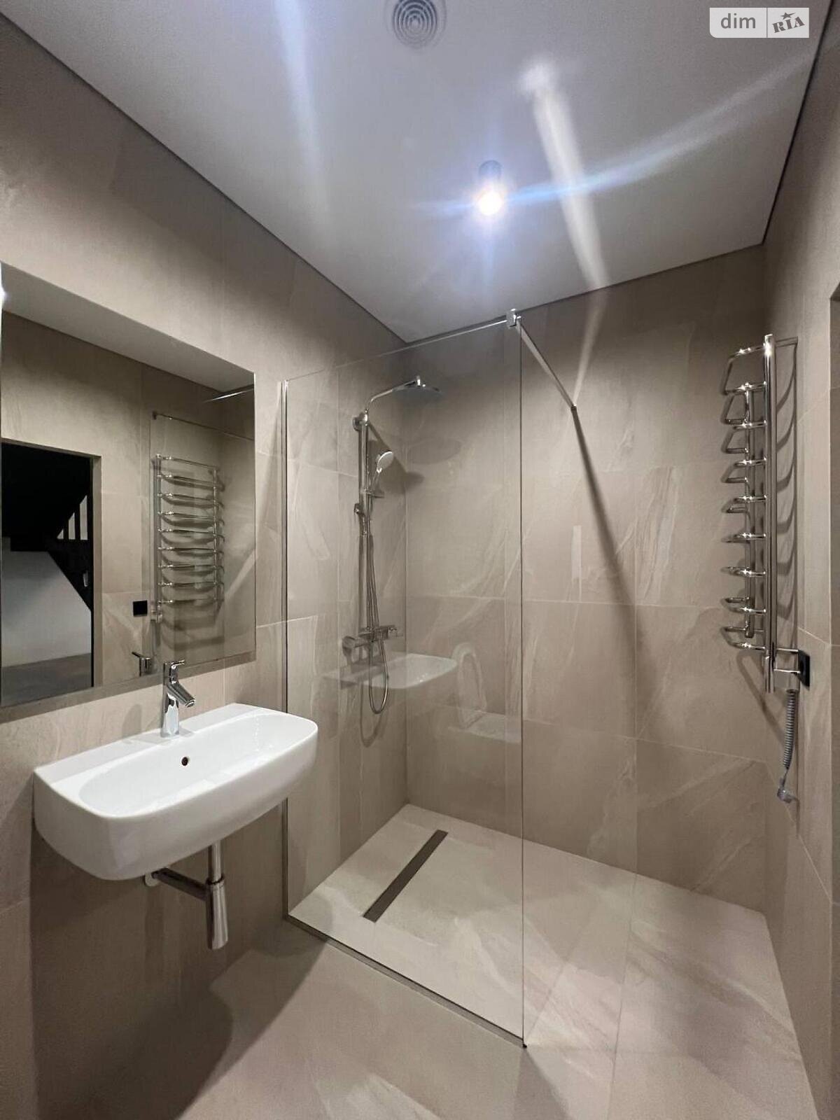 двоповерховий таунхаус, 155.7 кв. м, цегла. Здається помісячно в Києві, в районі Віта-Литовська фото 1 двопроверховий таунхаус, 155.7 кв. м, цегла. Здається помісячно в Києві, в районі Віта-Литовська фото 1