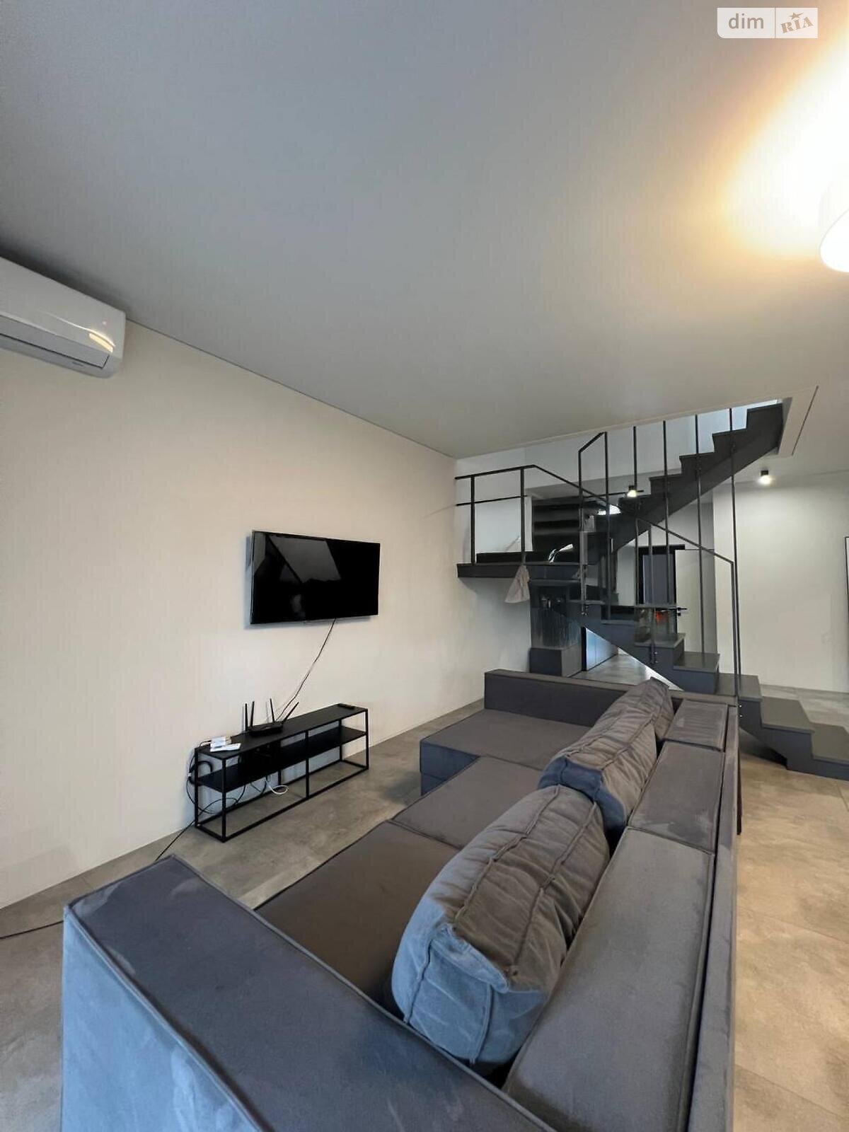 двоповерховий таунхаус, 155.7 кв. м, цегла. Здається помісячно в Києві, в районі Віта-Литовська фото 1 двопроверховий таунхаус, 155.7 кв. м, цегла. Здається помісячно в Києві, в районі Віта-Литовська фото 1