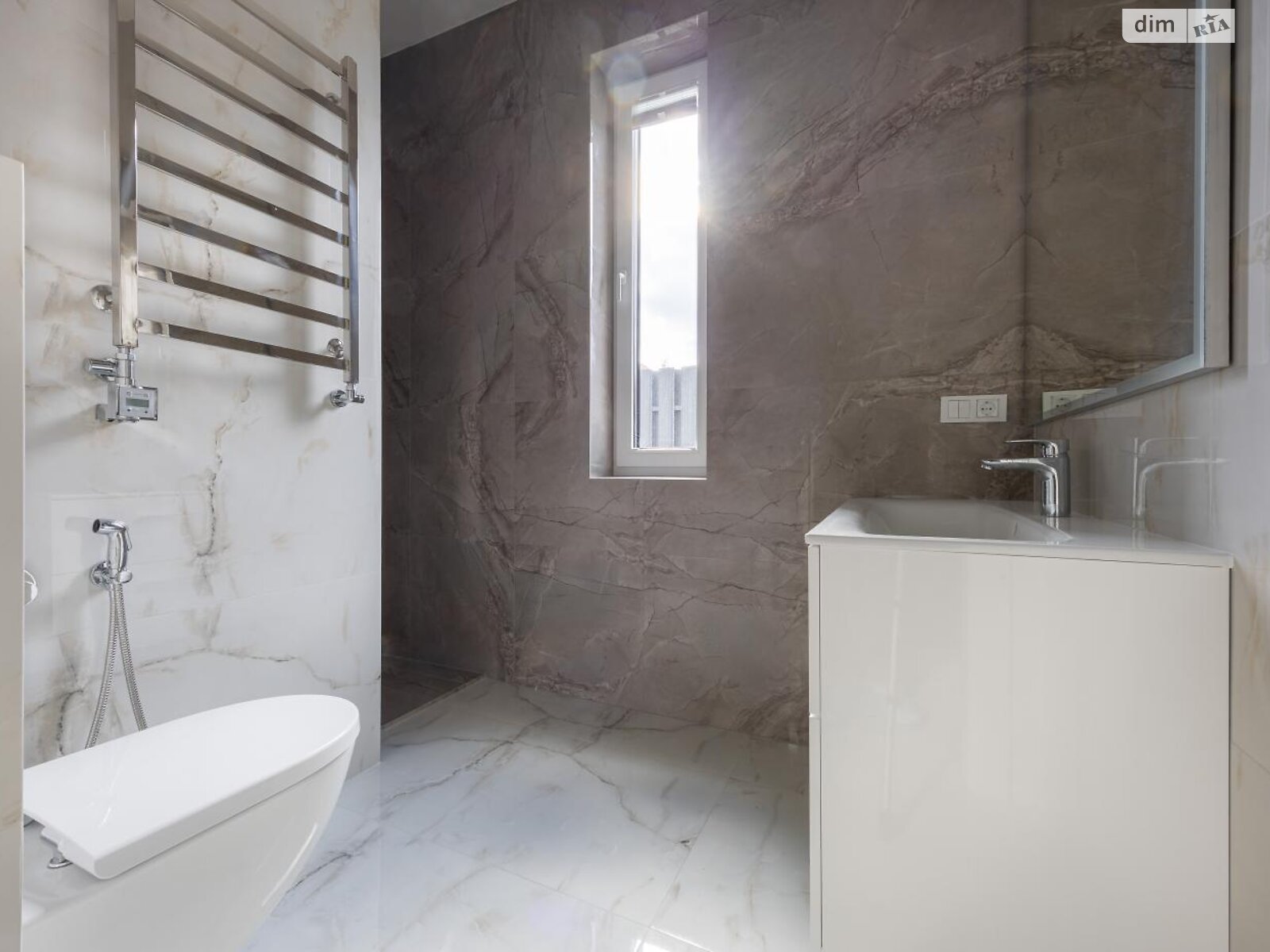 трехэтажный таунхаус, 180 кв. м, кирпич. Сдается помесячно в Львове, в районе Франковский фото 1 трехэтажный таунхаус, 180 кв. м, кирпич. Сдается помесячно в Львове, в районе Франковский фото 1