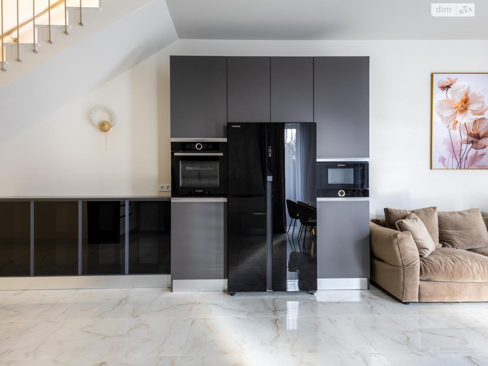 трехэтажный таунхаус, 180 кв. м, кирпич. Сдается помесячно в Львове, в районе Франковский фото 1 трехэтажный таунхаус, 180 кв. м, кирпич. Сдается помесячно в Львове, в районе Франковский фото 1