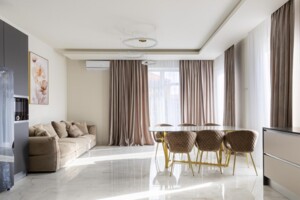 трехэтажный таунхаус, 180 кв. м, кирпич. Сдается помесячно в Львове, в районе Франковский фото 2 трехэтажный таунхаус, 180 кв. м, кирпич. Сдается помесячно в Львове, в районе Франковский фото 2