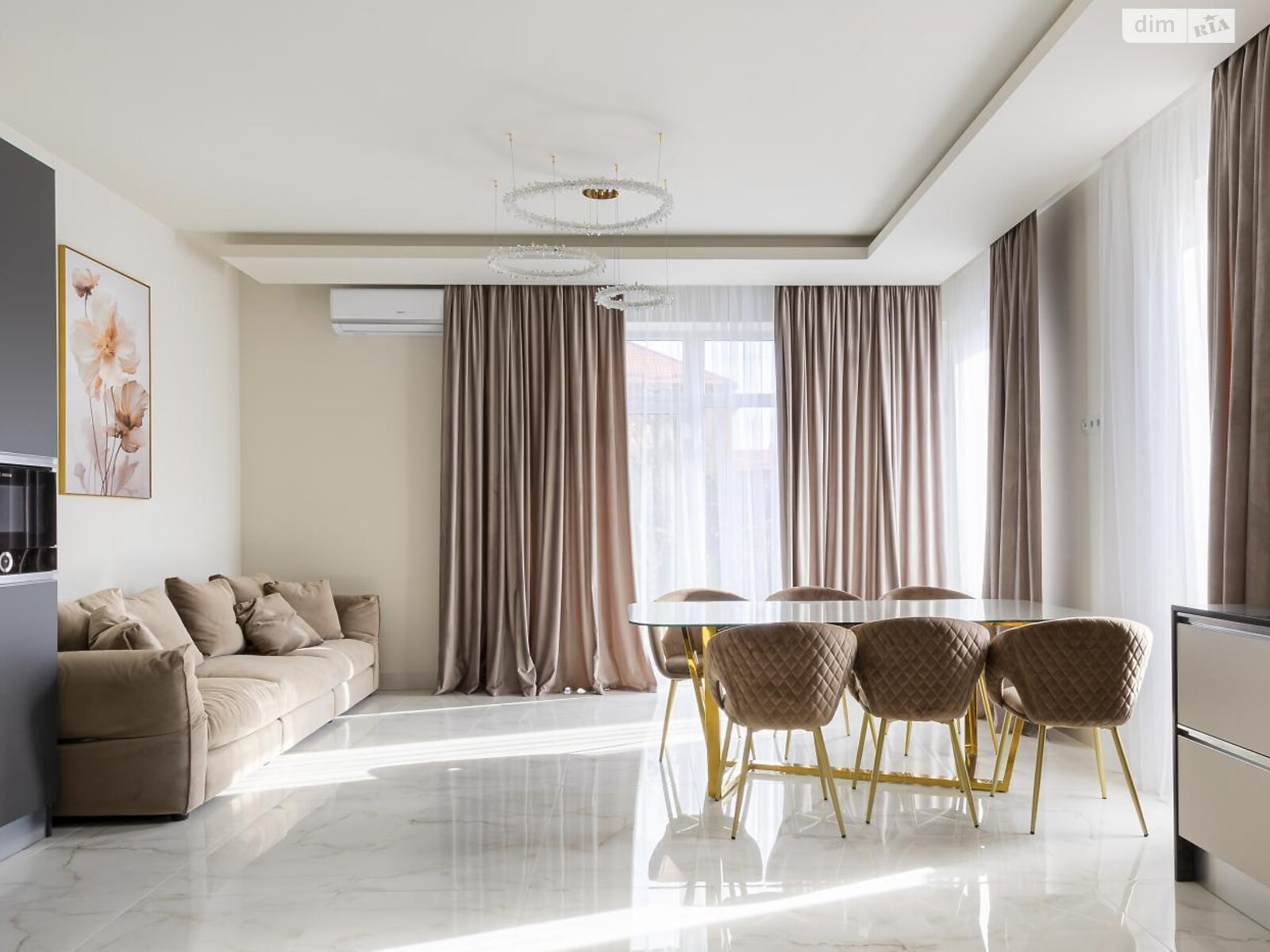 трехэтажный таунхаус, 180 кв. м, кирпич. Сдается помесячно в Львове, в районе Франковский фото 1 трехэтажный таунхаус, 180 кв. м, кирпич. Сдается помесячно в Львове, в районе Франковский фото 1