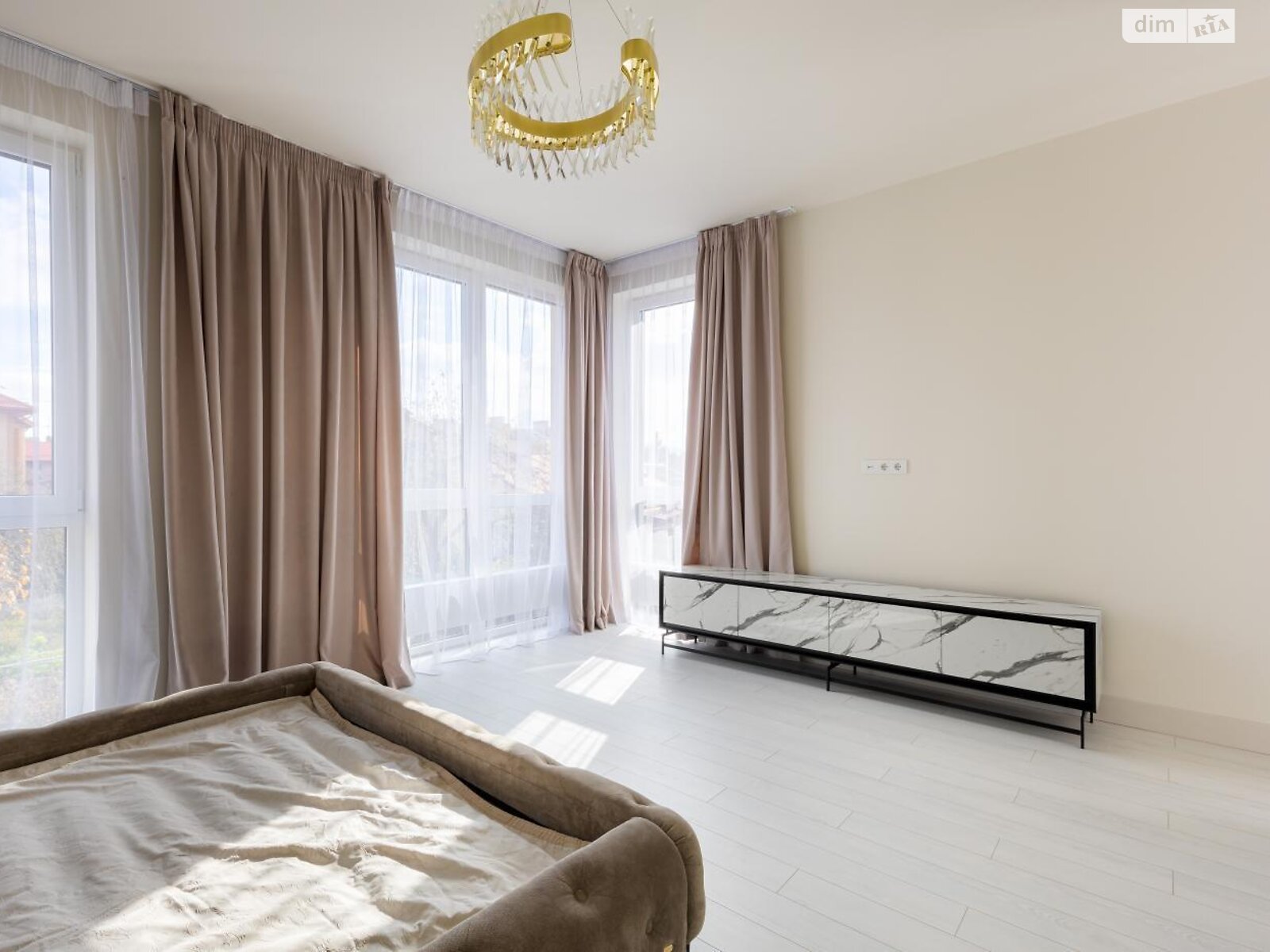 трехэтажный таунхаус, 180 кв. м, кирпич. Сдается помесячно в Львове, в районе Франковский фото 1 трехэтажный таунхаус, 180 кв. м, кирпич. Сдается помесячно в Львове, в районе Франковский фото 1