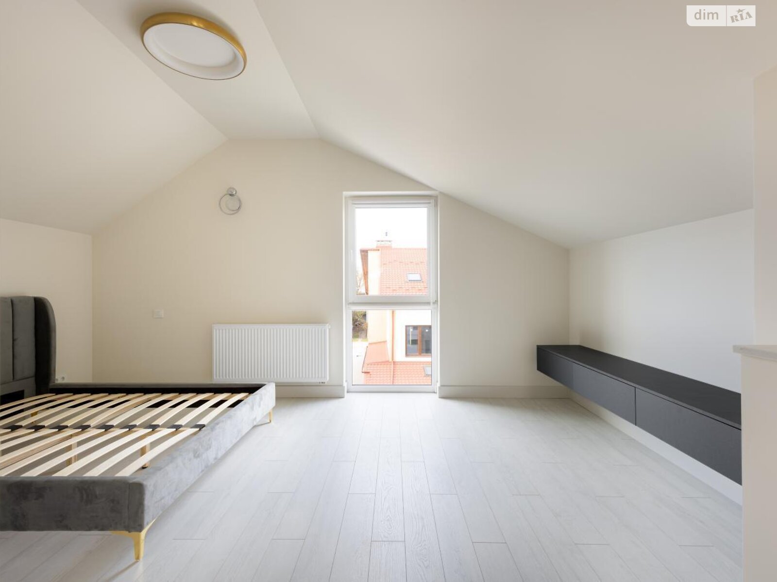 трехэтажный таунхаус, 180 кв. м, кирпич. Сдается помесячно в Львове, в районе Франковский фото 1 трехэтажный таунхаус, 180 кв. м, кирпич. Сдается помесячно в Львове, в районе Франковский фото 1