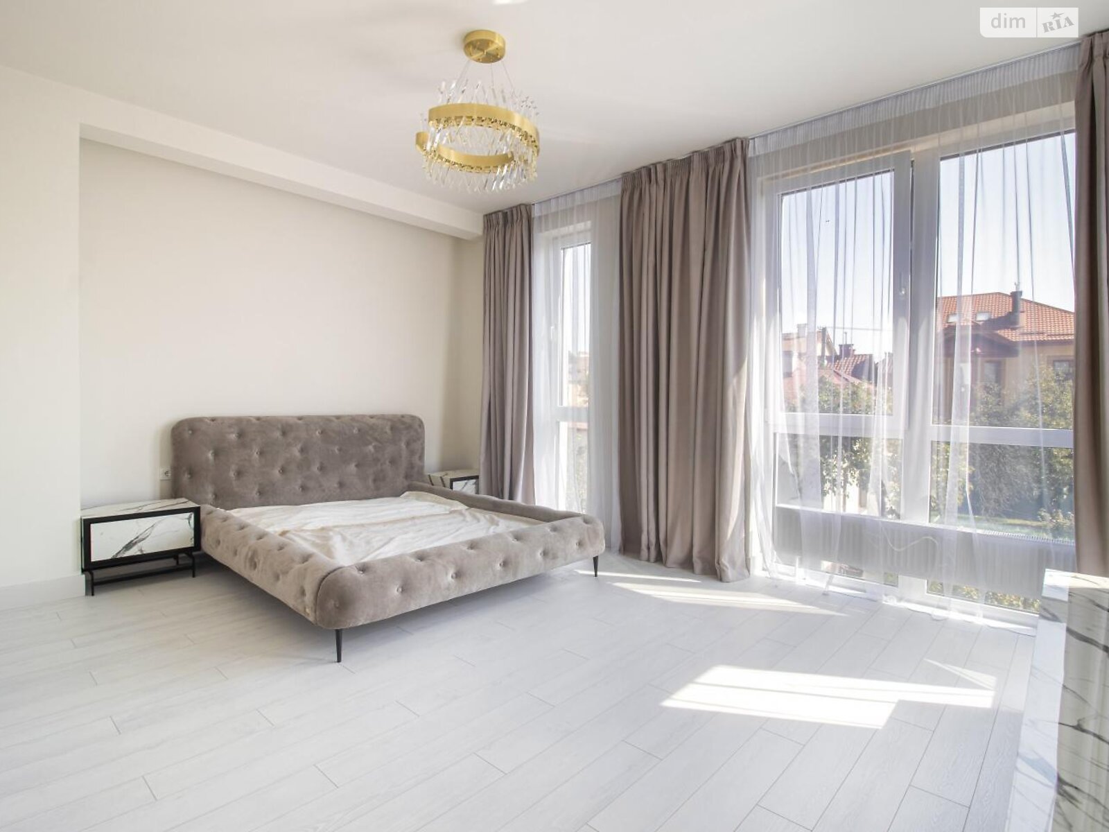 трехэтажный таунхаус, 180 кв. м, кирпич. Сдается помесячно в Львове, в районе Франковский фото 1 трехэтажный таунхаус, 180 кв. м, кирпич. Сдается помесячно в Львове, в районе Франковский фото 1