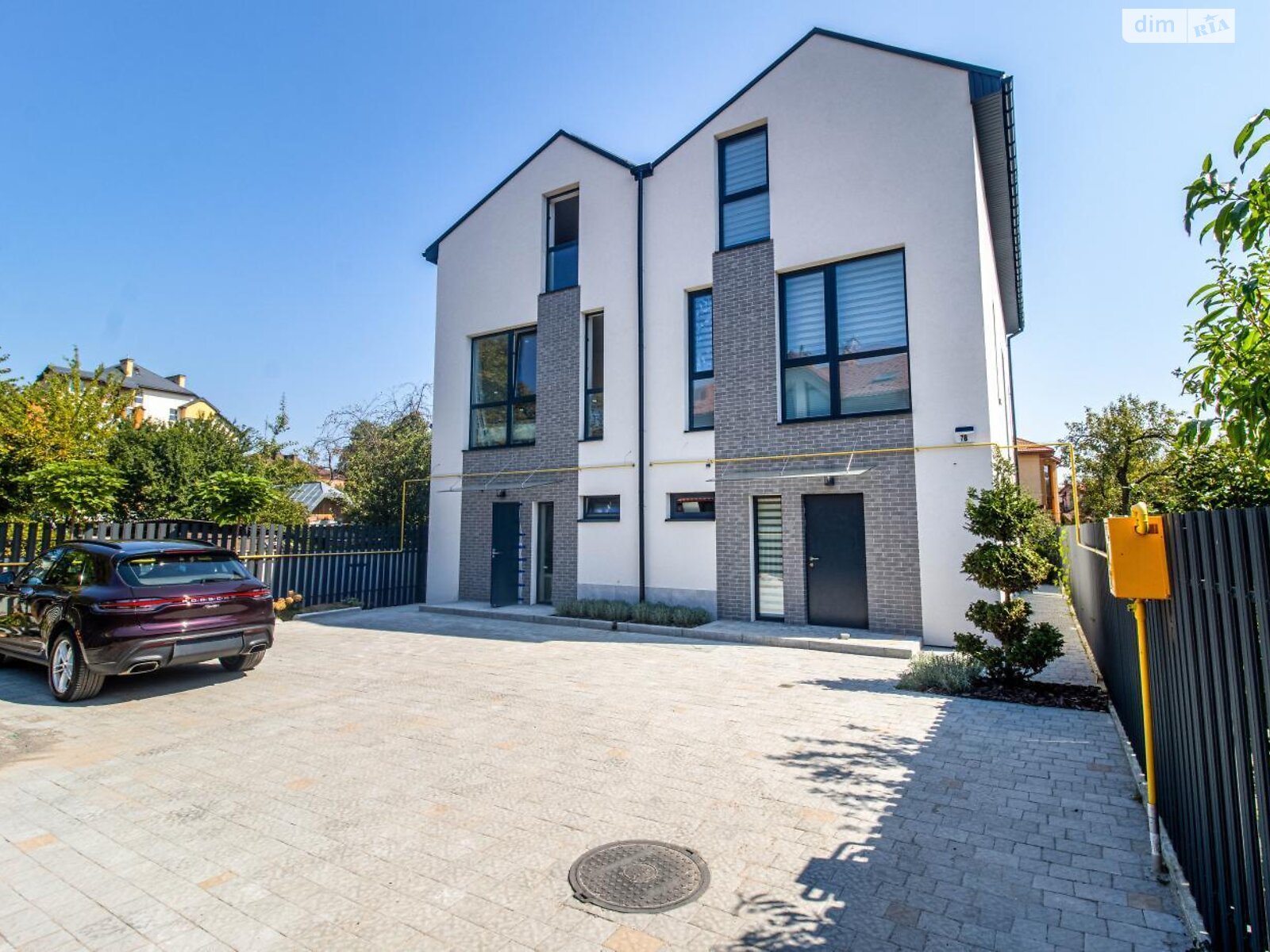 трехэтажный таунхаус, 180 кв. м, кирпич. Сдается помесячно в Львове, в районе Франковский фото 1 трехэтажный таунхаус, 180 кв. м, кирпич. Сдается помесячно в Львове, в районе Франковский фото 1