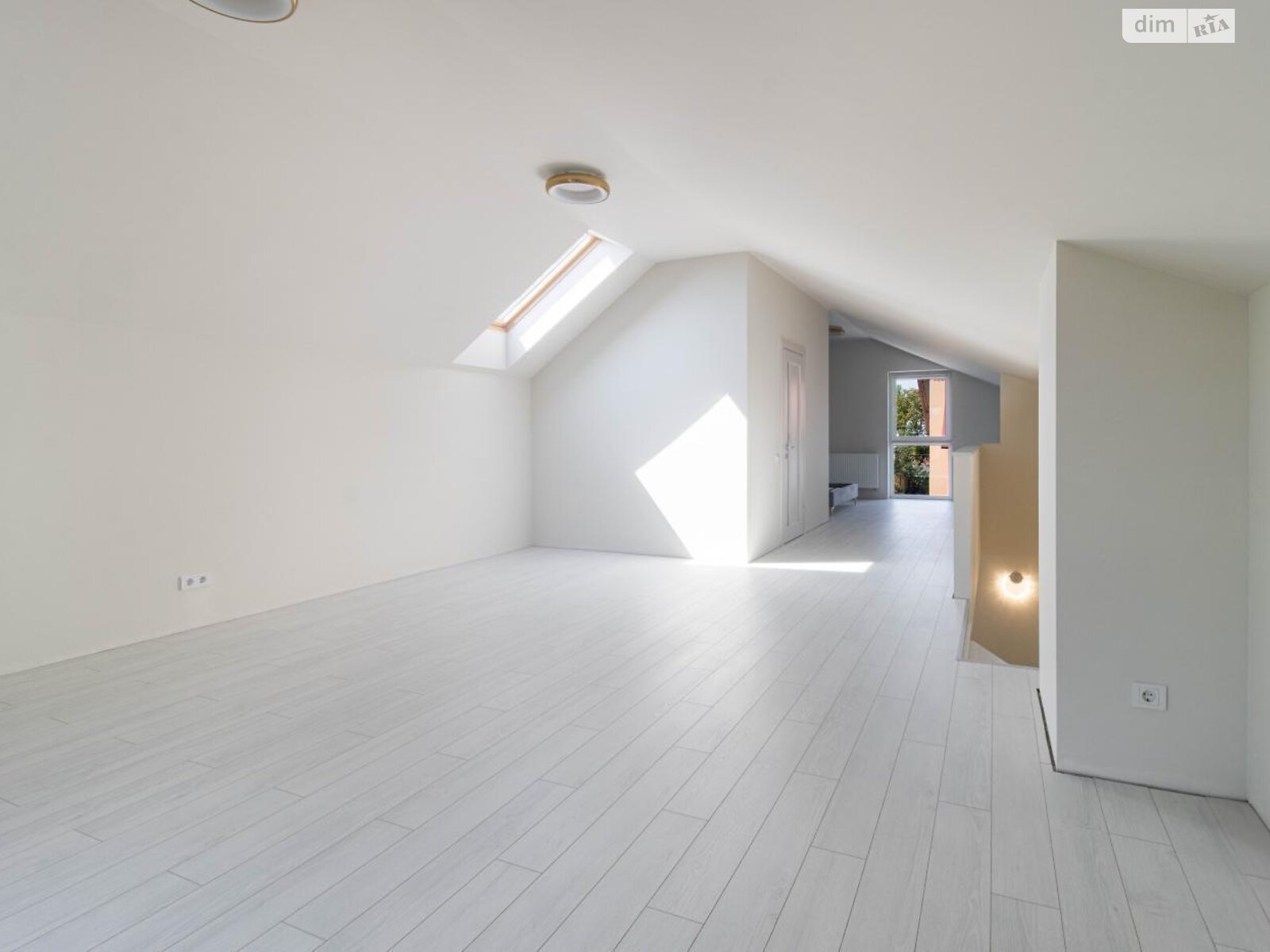 трехэтажный таунхаус, 180 кв. м, кирпич. Сдается помесячно в Львове, в районе Франковский фото 1 трехэтажный таунхаус, 180 кв. м, кирпич. Сдается помесячно в Львове, в районе Франковский фото 1