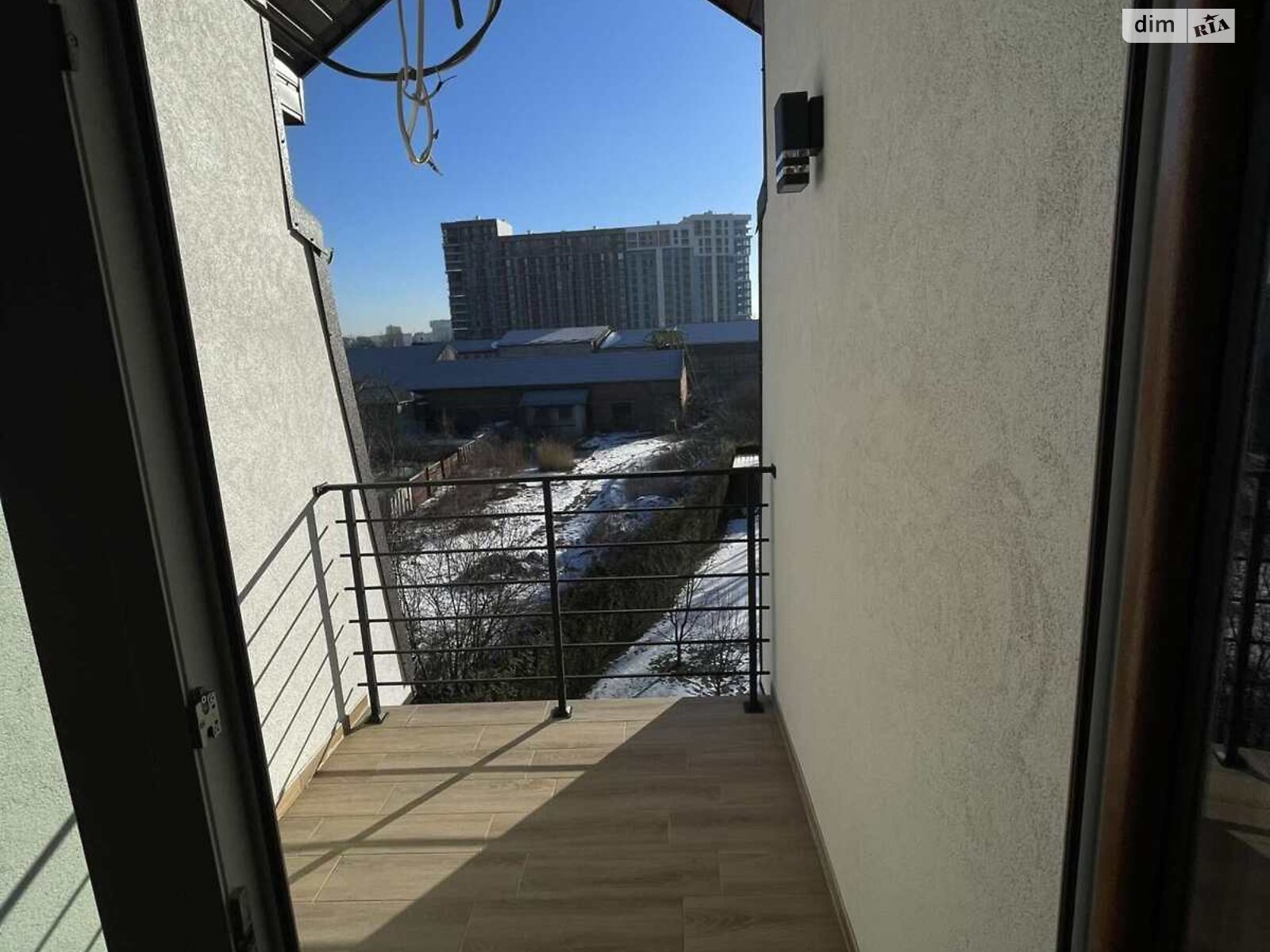 трехэтажный таунхаус, 360 кв. м, кирпич. Сдается помесячно в Львове, в районе Франковский фото 1