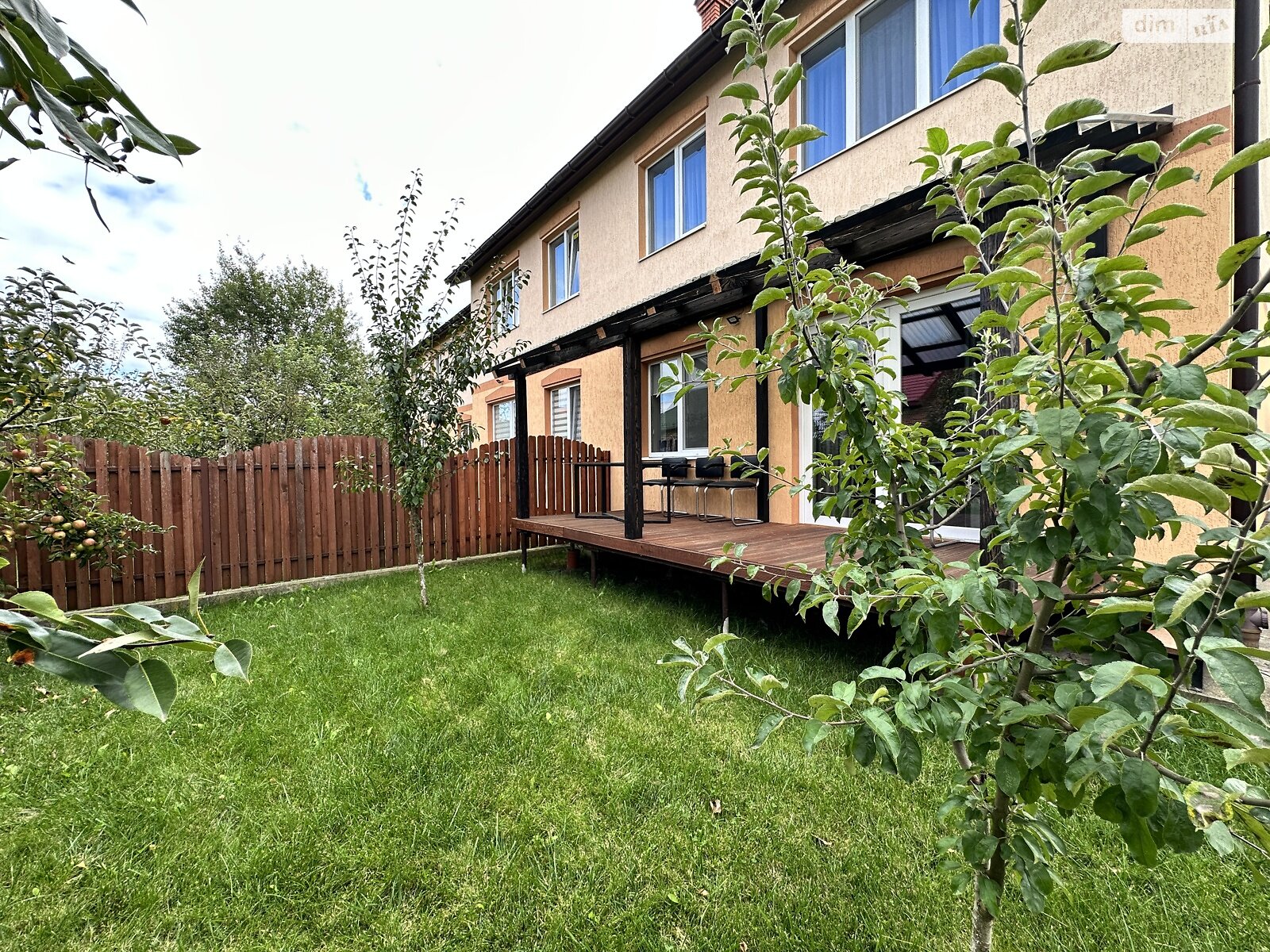 двухэтажный таунхаус, 100 кв. м, кирпич. Сдается помесячно в Никитинцах фото 1 двухэтажный таунхаус, 100 кв. м, кирпич. Сдается помесячно в Никитинцах фото 1