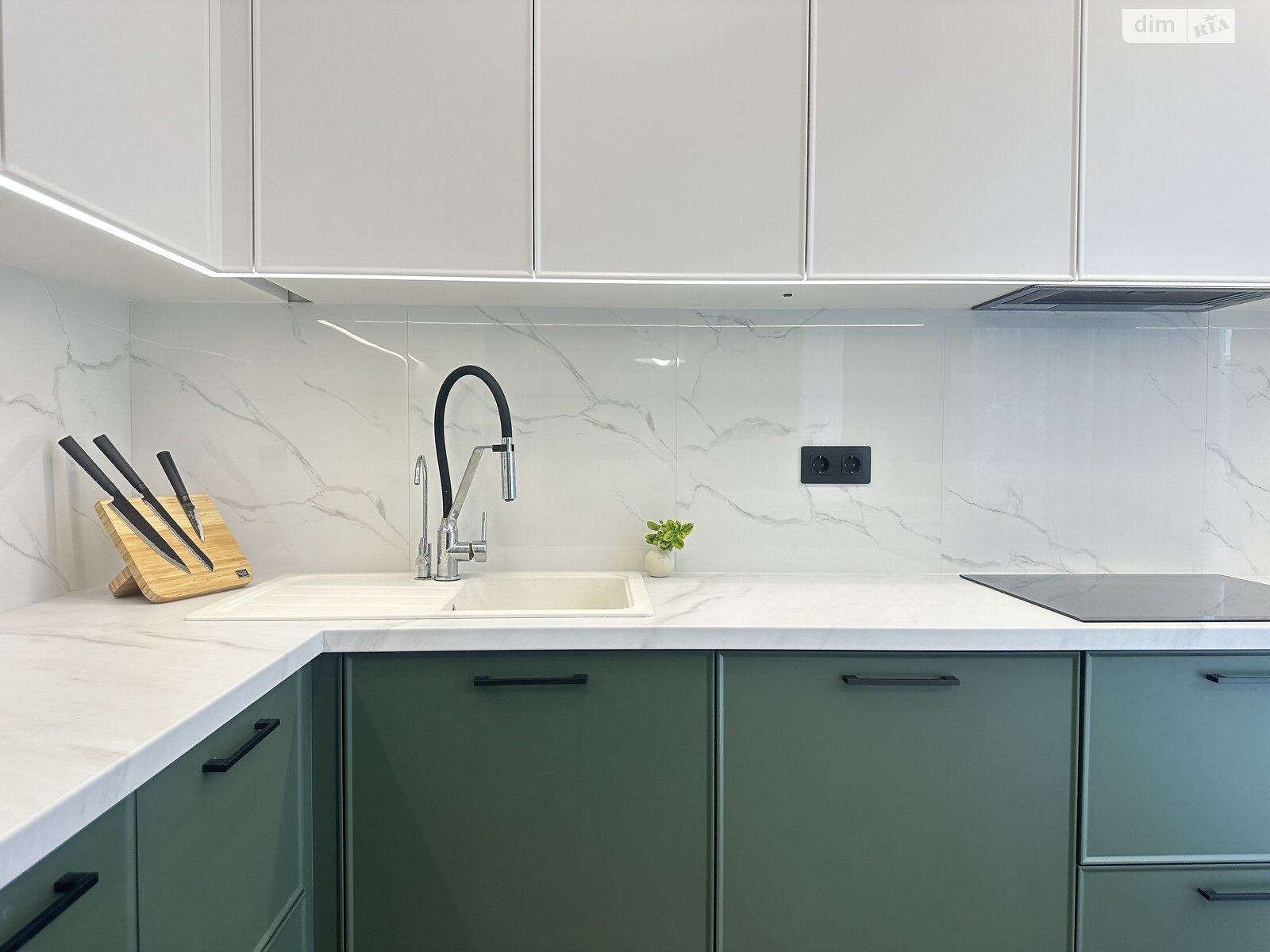 двухэтажный таунхаус, 97.8 кв. м, кирпич. Сдается помесячно в Новых Петровцах фото 1 двухэтажный таунхаус, 97.8 кв. м, кирпич. Сдается помесячно в Новых Петровцах фото 1