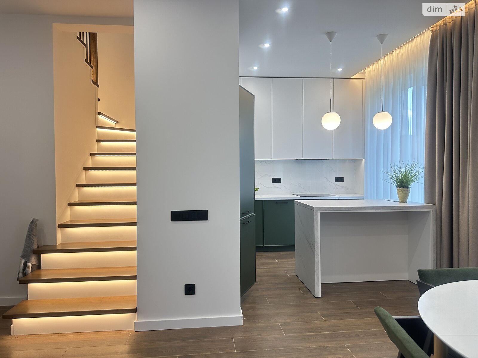 двухэтажный таунхаус, 97.8 кв. м, кирпич. Сдается помесячно в Новых Петровцах фото 1 двухэтажный таунхаус, 97.8 кв. м, кирпич. Сдается помесячно в Новых Петровцах фото 1