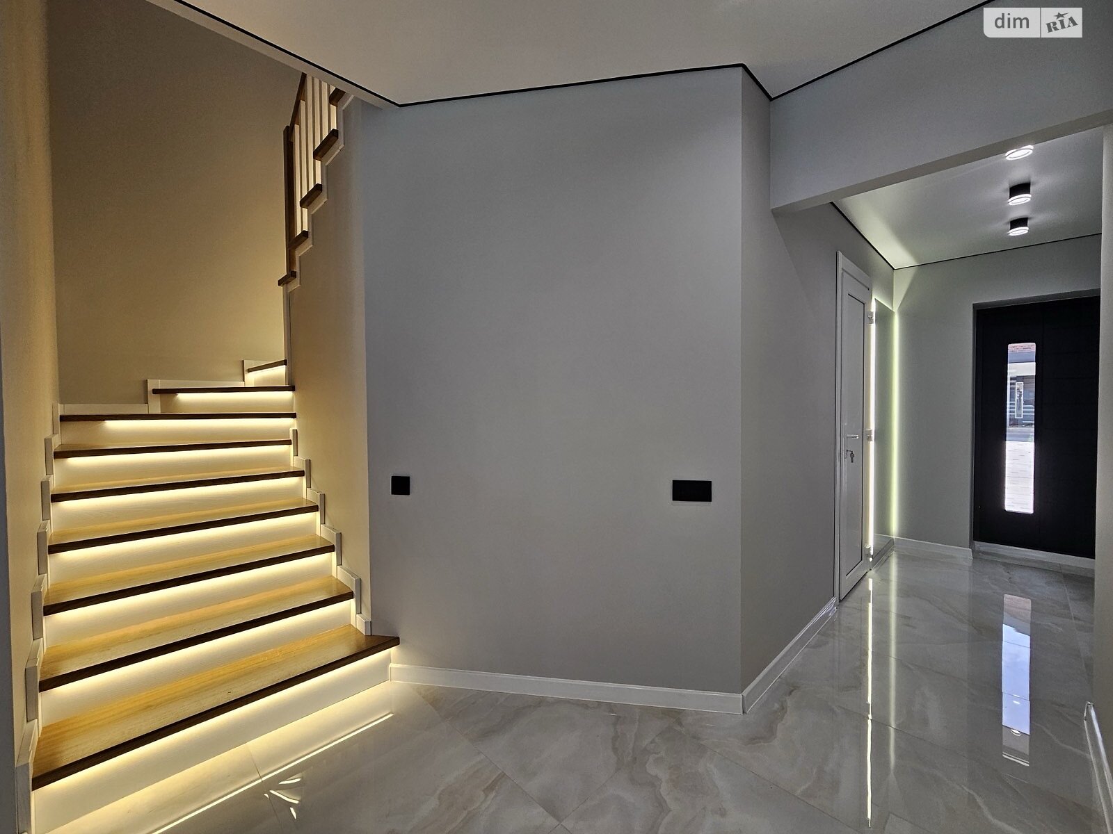 двухэтажный таунхаус, 120 кв. м, кирпич. Сдается помесячно в Петрикове фото 1 двухэтажный таунхаус, 120 кв. м, кирпич. Сдается помесячно в Петрикове фото 1