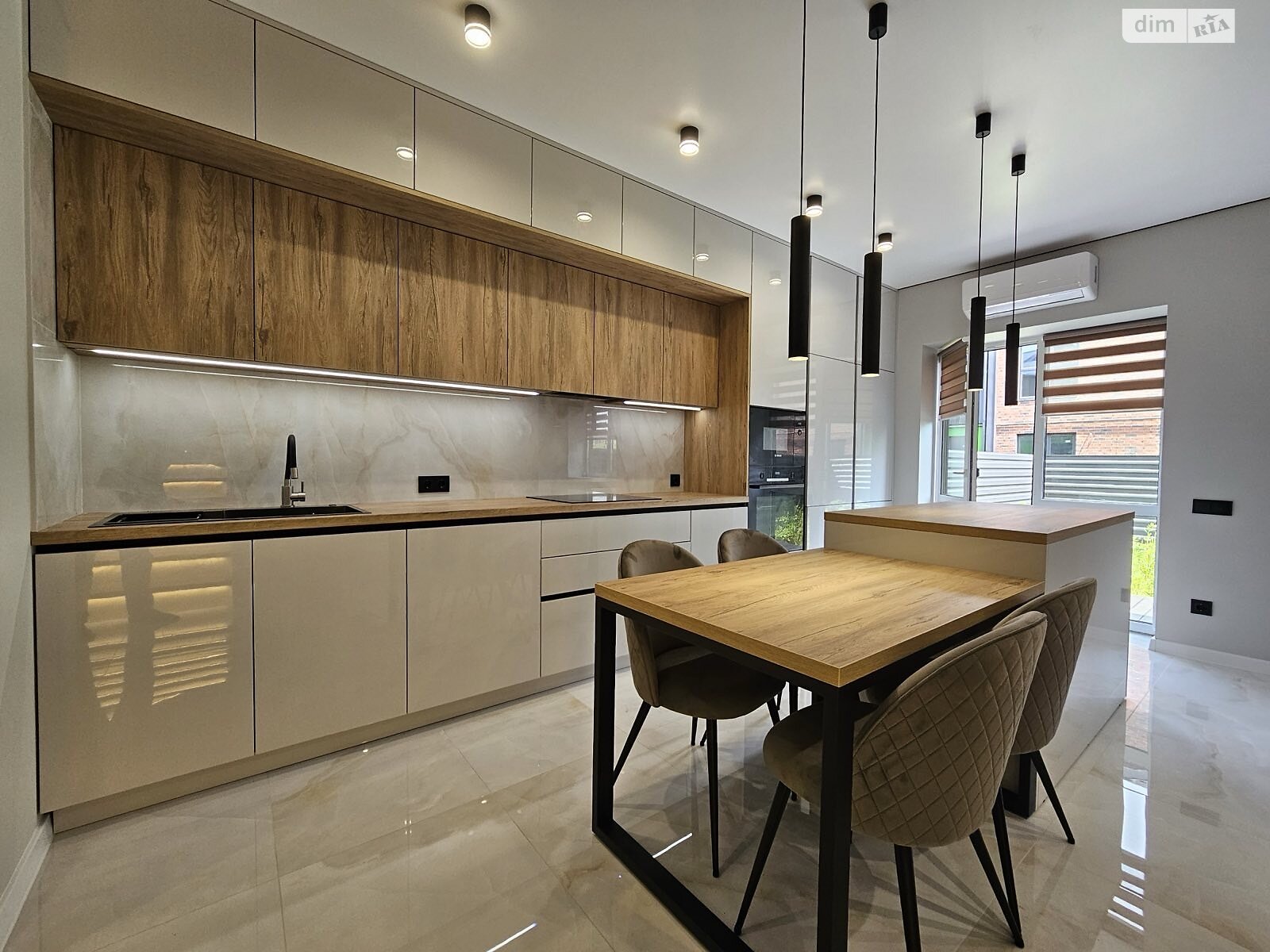 двухэтажный таунхаус, 120 кв. м, кирпич. Сдается помесячно в Петрикове фото 1 двухэтажный таунхаус, 120 кв. м, кирпич. Сдается помесячно в Петрикове фото 1