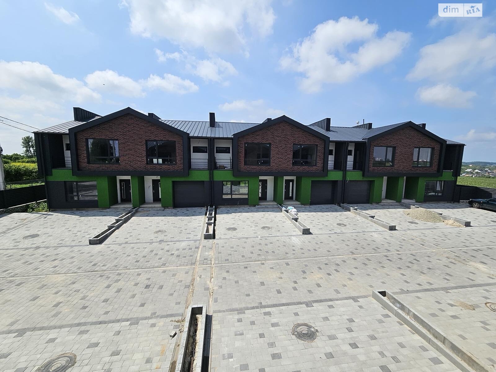 двухэтажный таунхаус, 120 кв. м, кирпич. Сдается помесячно в Петрикове фото 1 двухэтажный таунхаус, 120 кв. м, кирпич. Сдается помесячно в Петрикове фото 1