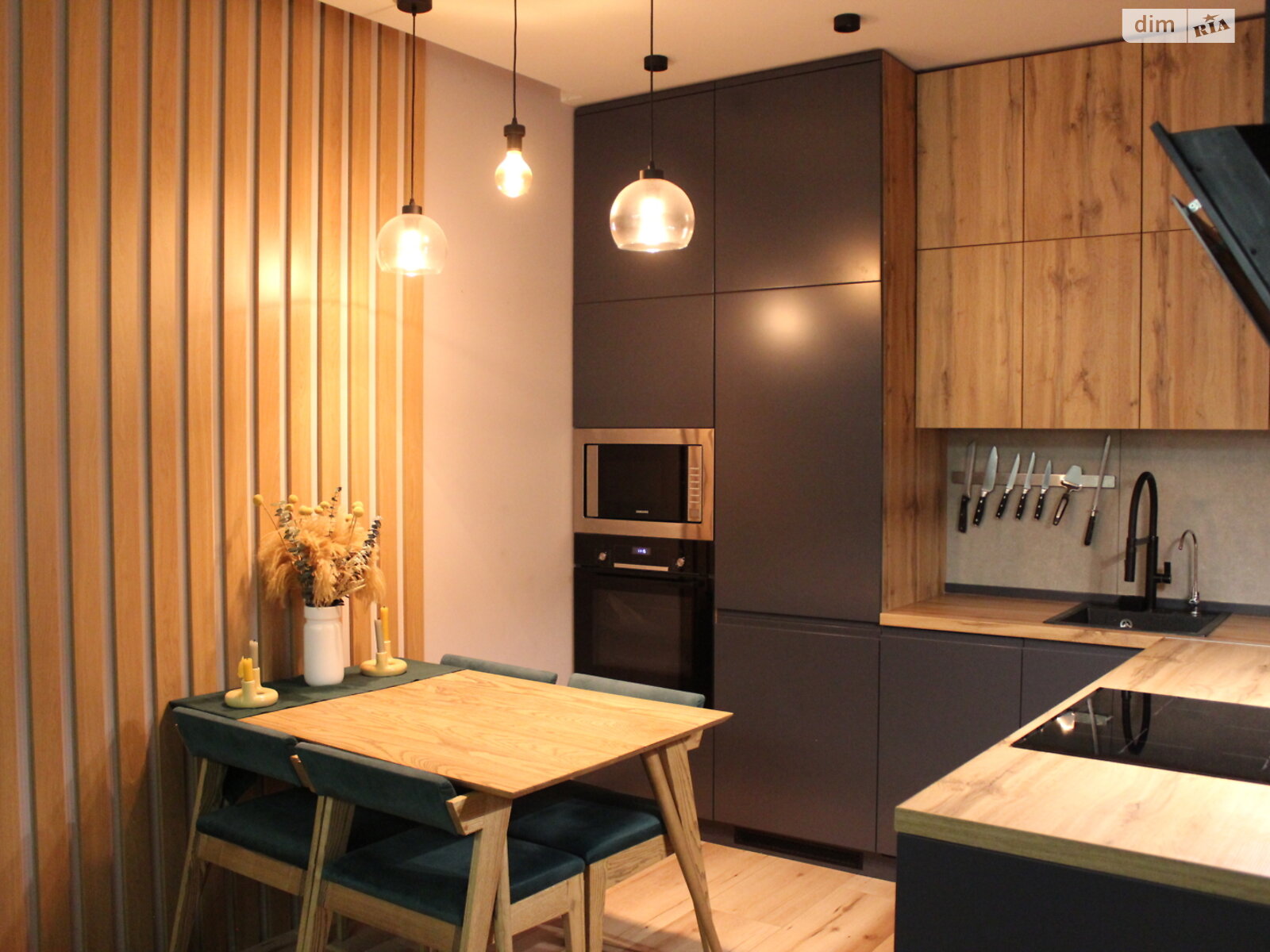 трехэтажный таунхаус, 100 кв. м, кирпич. Сдается помесячно в Петропавловской Борщаговке фото 1 трехэтажный таунхаус, 100 кв. м, кирпич. Сдается помесячно в Петропавловской Борщаговке фото 1