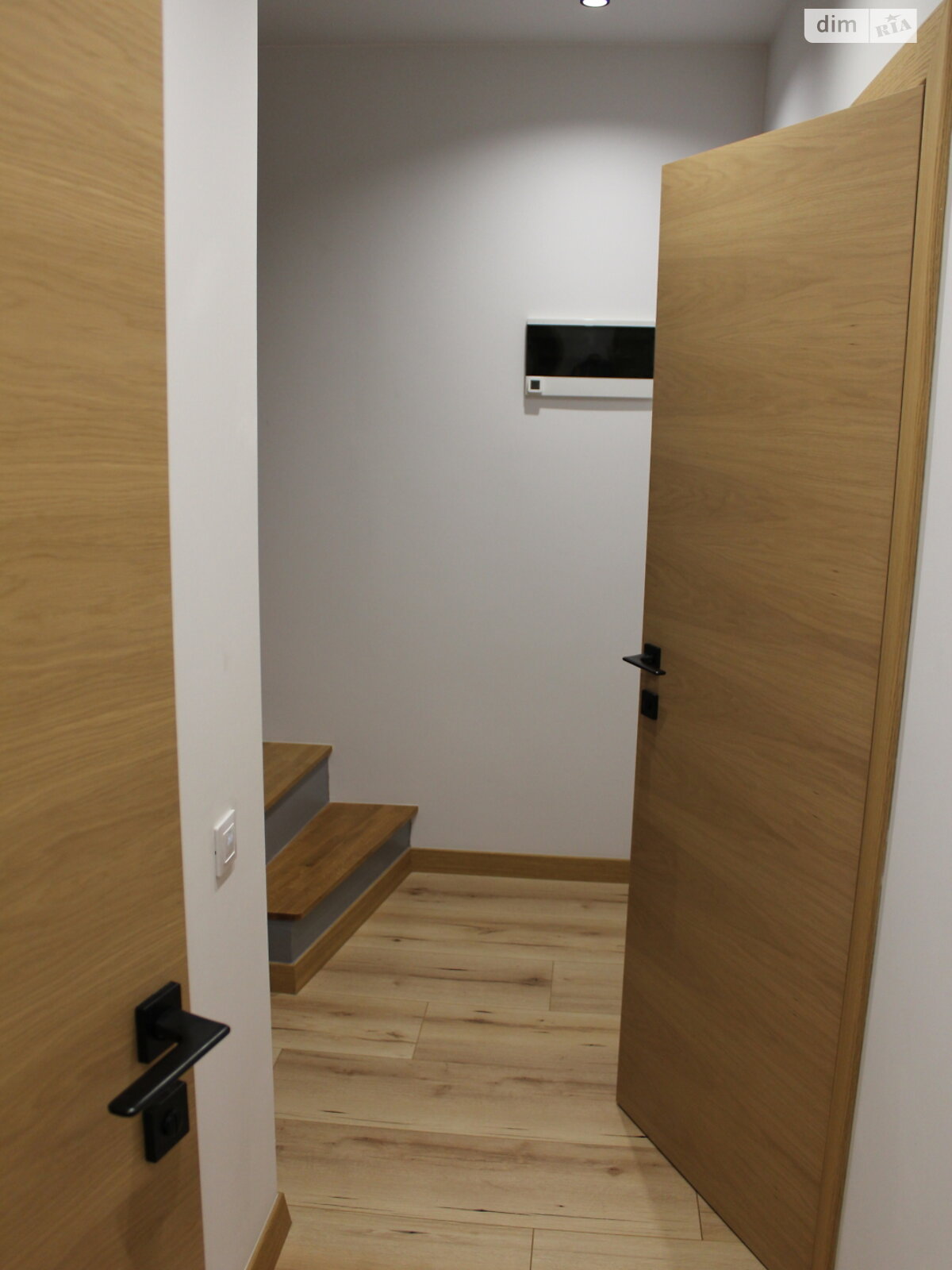 трехэтажный таунхаус, 100 кв. м, кирпич. Сдается помесячно в Петропавловской Борщаговке фото 1 трехэтажный таунхаус, 100 кв. м, кирпич. Сдается помесячно в Петропавловской Борщаговке фото 1