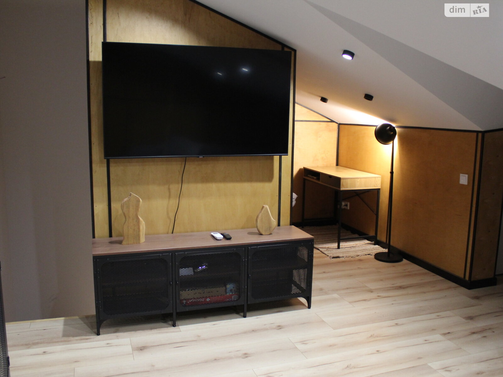 трехэтажный таунхаус, 100 кв. м, кирпич. Сдается помесячно в Петропавловской Борщаговке фото 1 трехэтажный таунхаус, 100 кв. м, кирпич. Сдается помесячно в Петропавловской Борщаговке фото 1