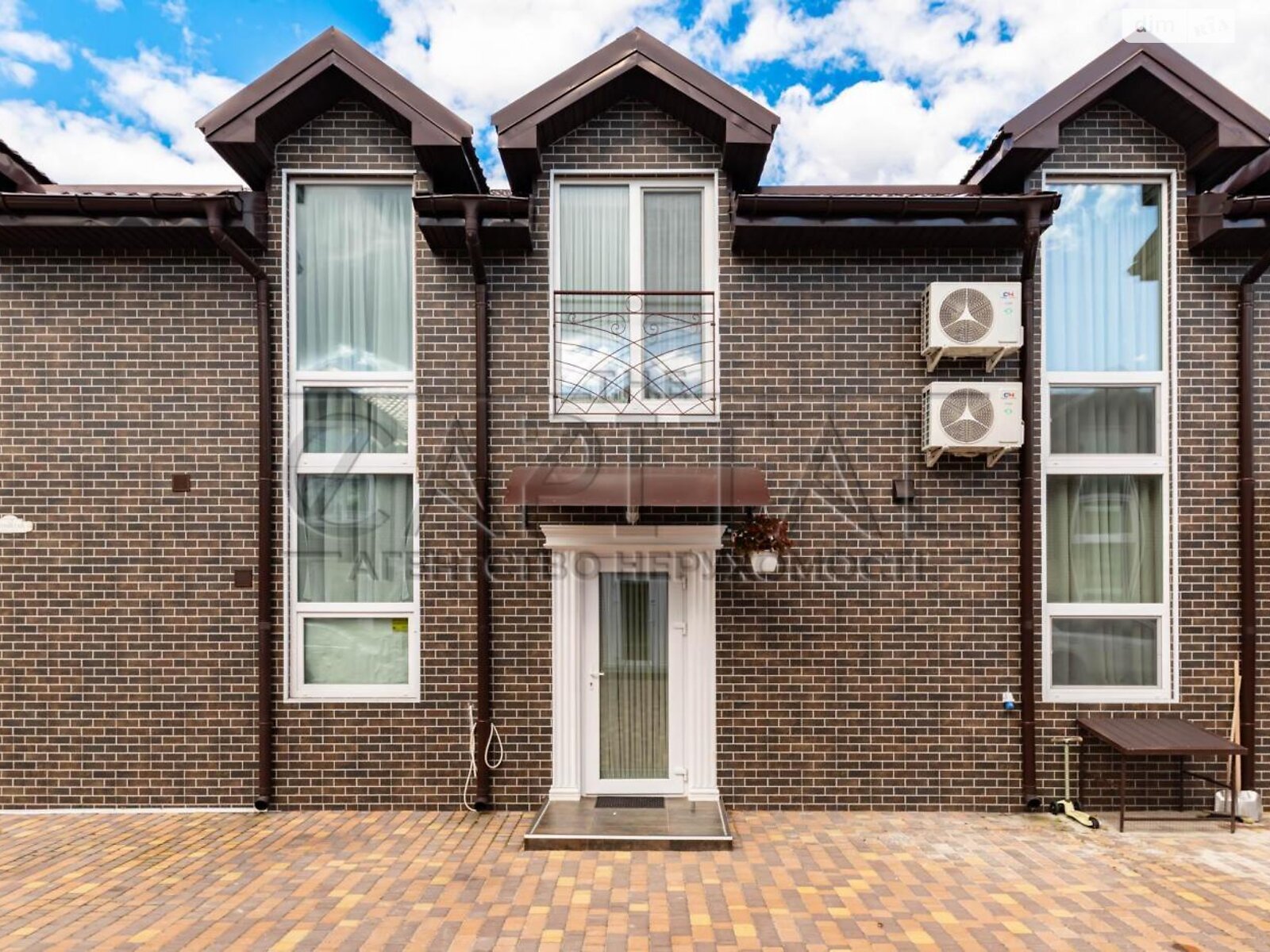 двухэтажный таунхаус, 110 кв. м, кирпич. Сдается помесячно в Петропавловской Борщаговке фото 1 двухэтажный таунхаус, 110 кв. м, кирпич. Сдается помесячно в Петропавловской Борщаговке фото 1