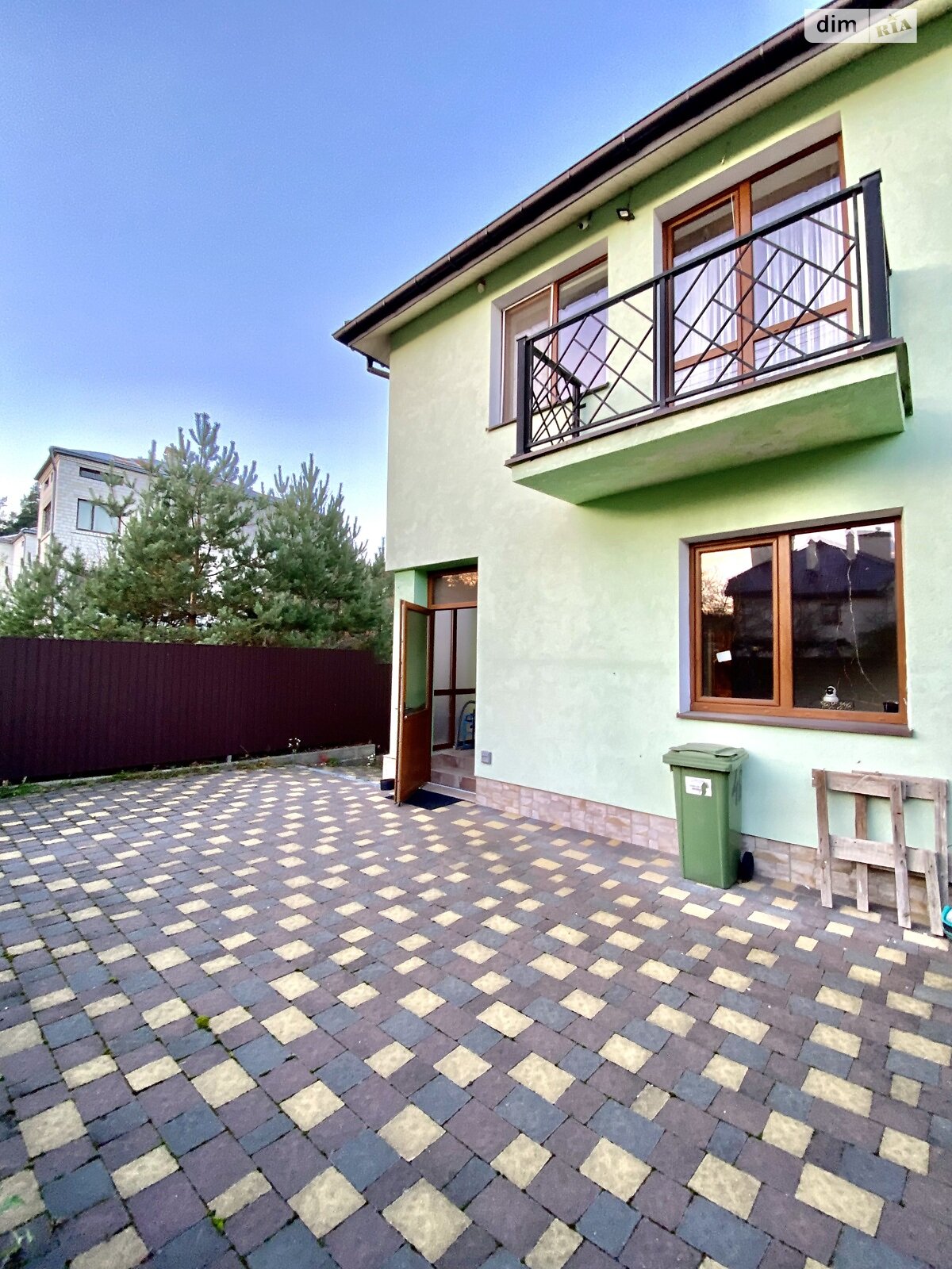 двоповерховий таунхаус, 130 кв. м, кирпич. Здається помісячно в Рудному, в районі Залізничний фото 1 двопроверховий таунхаус, 130 кв. м, кирпич. Здається помісячно в Рудному, в районі Залізничний фото 1