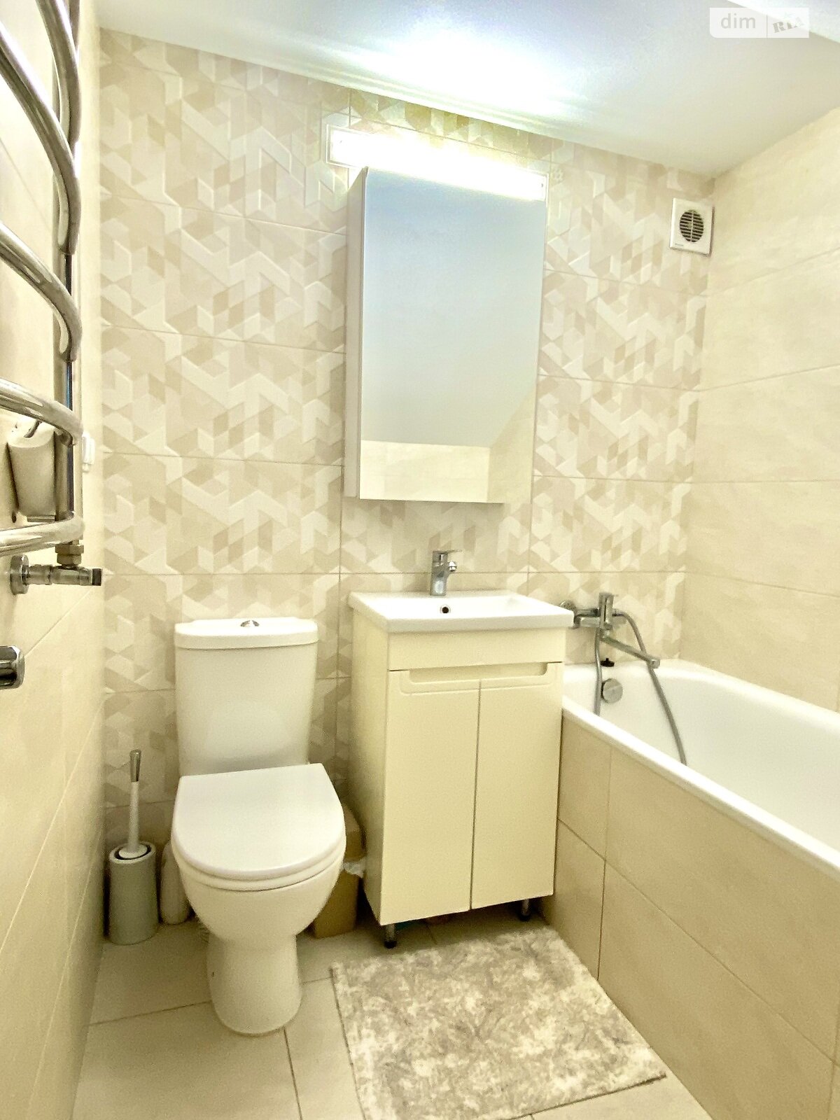 двоповерховий таунхаус, 130 кв. м, кирпич. Здається помісячно в Рудному, в районі Залізничний фото 1 двопроверховий таунхаус, 130 кв. м, кирпич. Здається помісячно в Рудному, в районі Залізничний фото 1