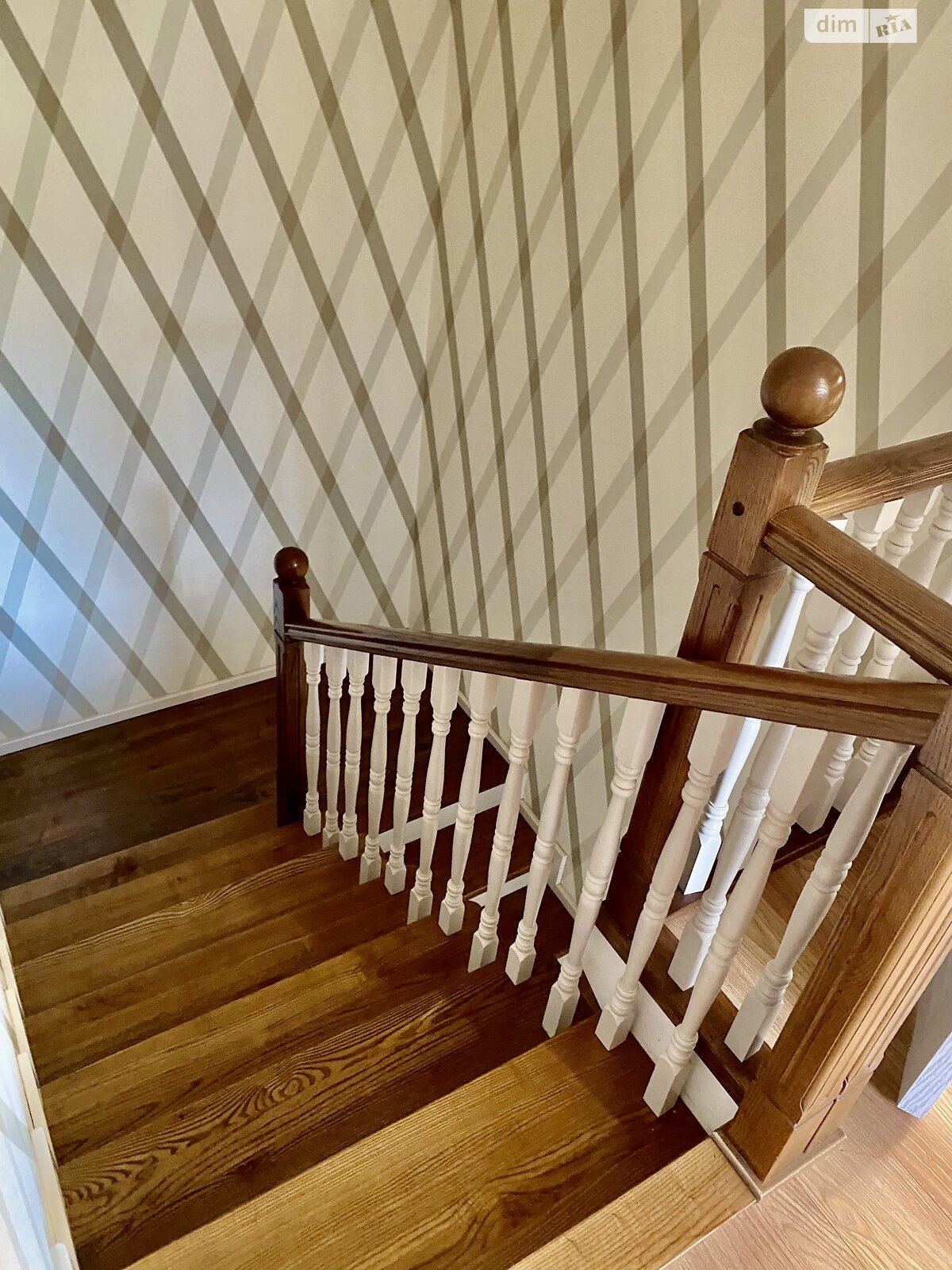 двоповерховий таунхаус, 130 кв. м, кирпич. Здається помісячно в Рудному, в районі Залізничний фото 1 двопроверховий таунхаус, 130 кв. м, кирпич. Здається помісячно в Рудному, в районі Залізничний фото 1