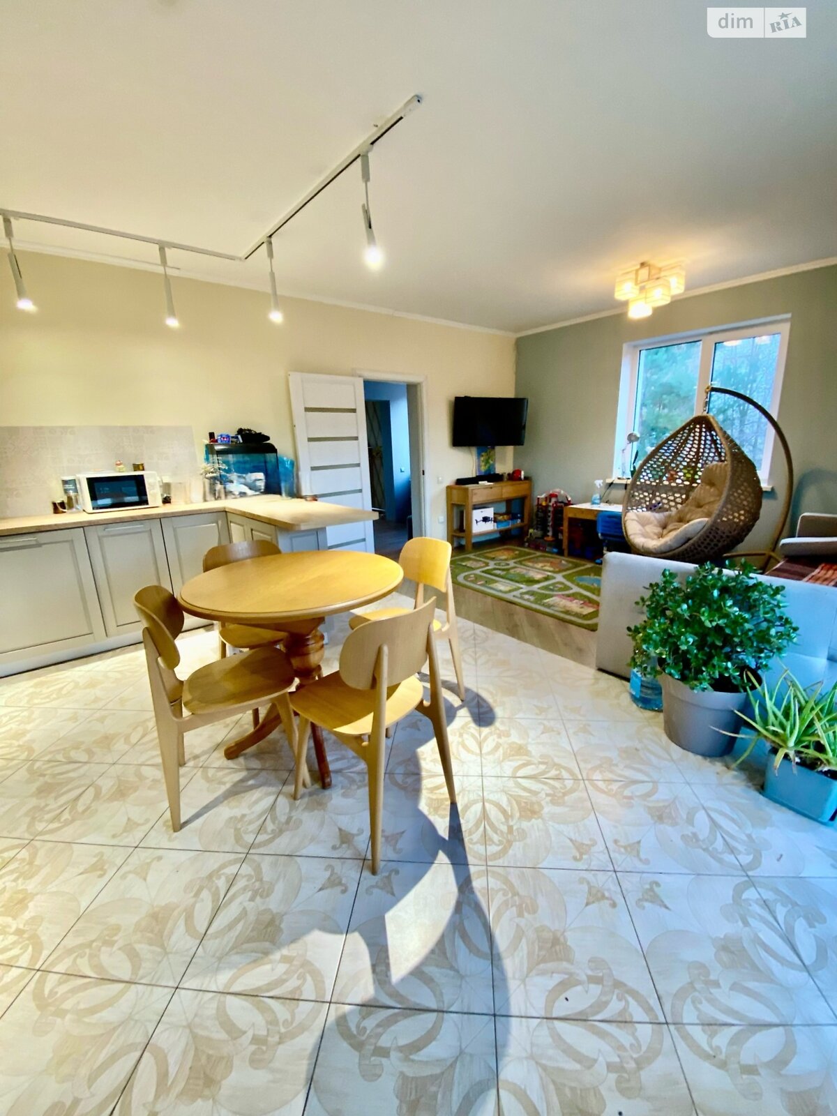 двоповерховий таунхаус, 130 кв. м, кирпич. Здається помісячно в Рудному, в районі Залізничний фото 1 двопроверховий таунхаус, 130 кв. м, кирпич. Здається помісячно в Рудному, в районі Залізничний фото 1