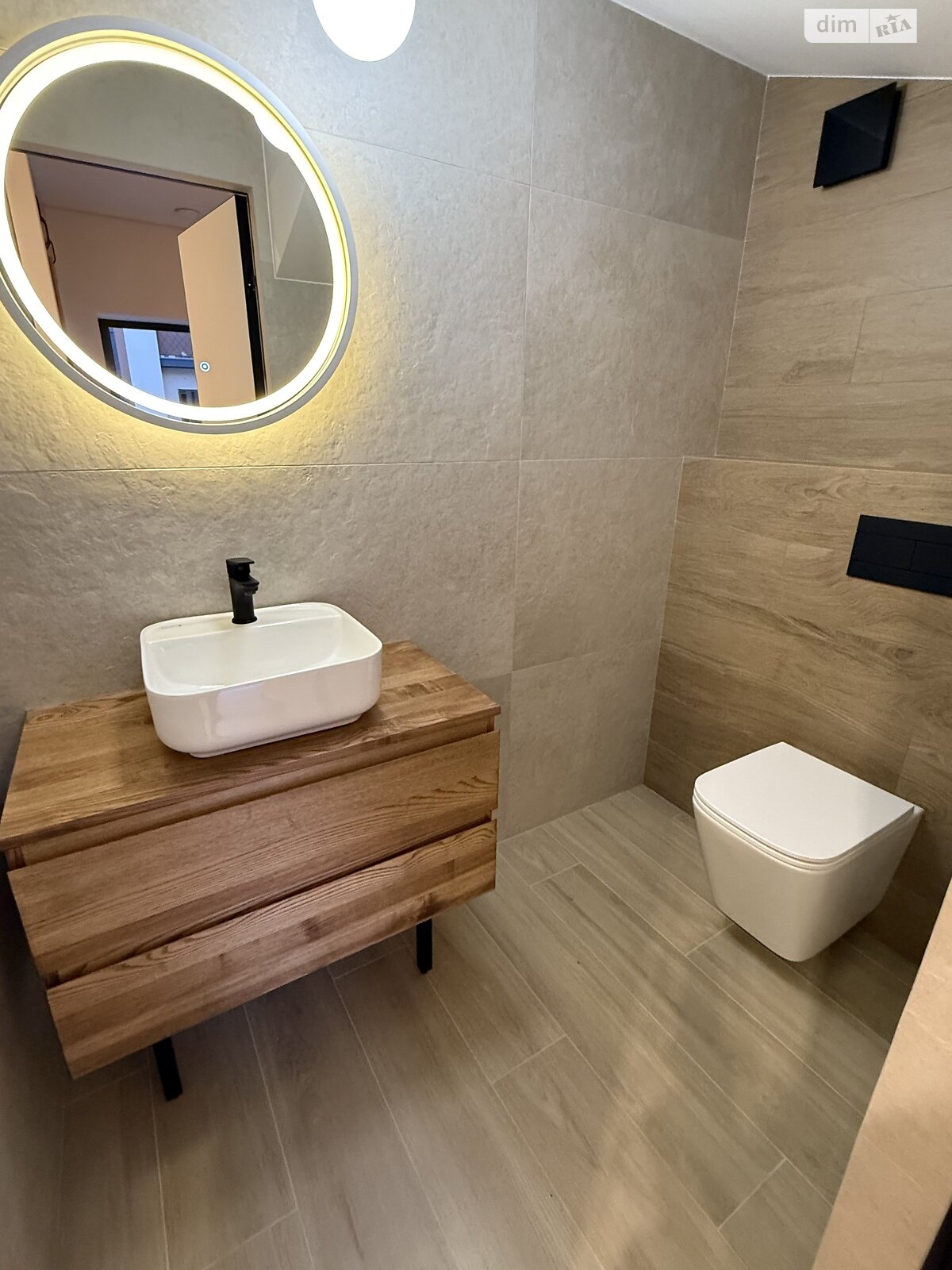 двоповерховий таунхаус, 122 кв. м, цегла. Здається помісячно в Сторожниці фото 1