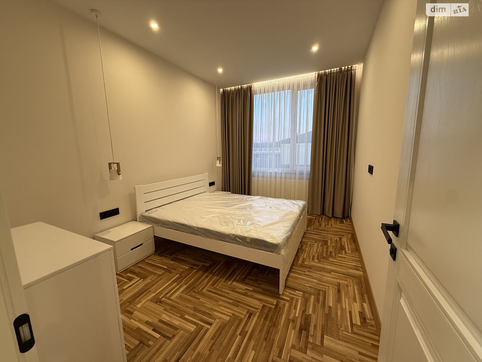 двоповерховий таунхаус, 122 кв. м, цегла. Здається помісячно в Сторожниці фото 1