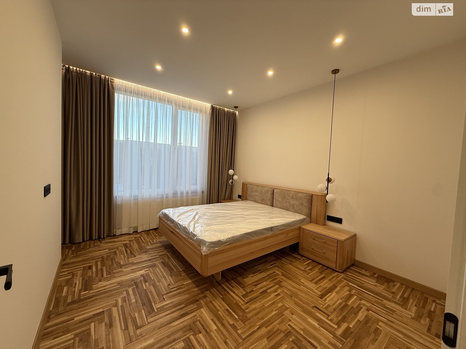 двоповерховий таунхаус, 122 кв. м, цегла. Здається помісячно в Сторожниці фото 1