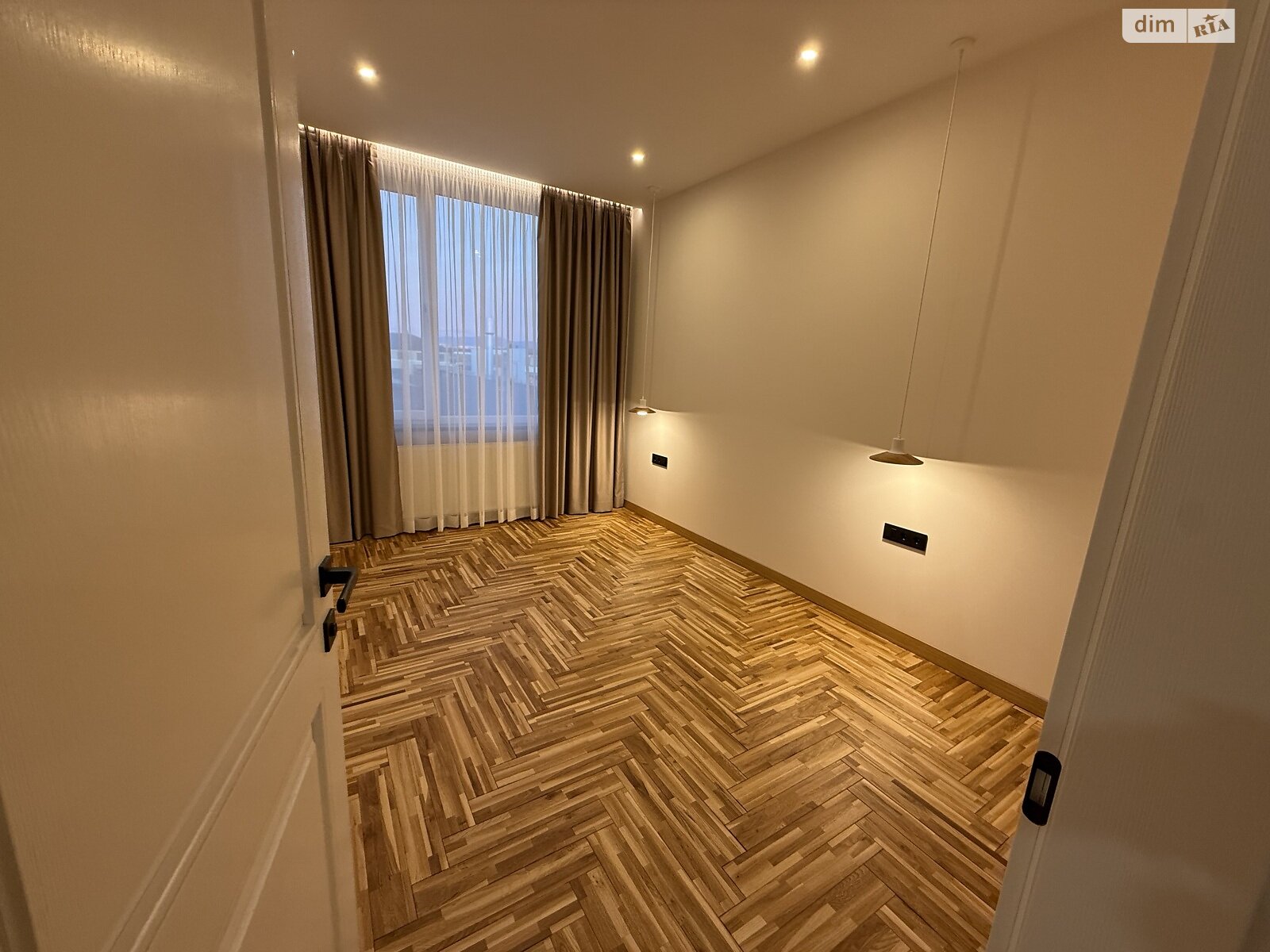 двоповерховий таунхаус, 122 кв. м, цегла. Здається помісячно в Сторожниці фото 1