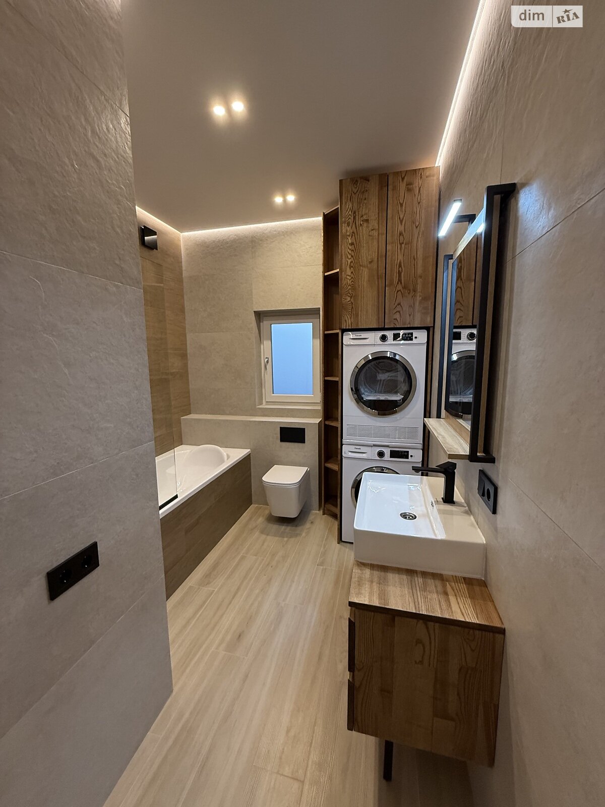 двоповерховий таунхаус, 122 кв. м, цегла. Здається помісячно в Сторожниці фото 1