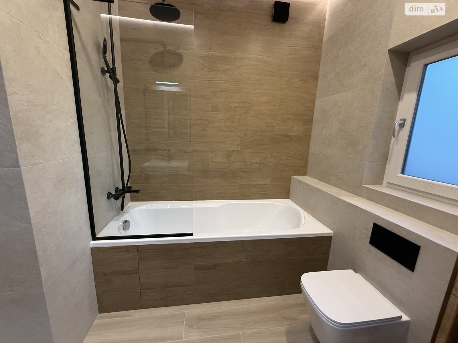 двоповерховий таунхаус, 122 кв. м, цегла. Здається помісячно в Сторожниці фото 1