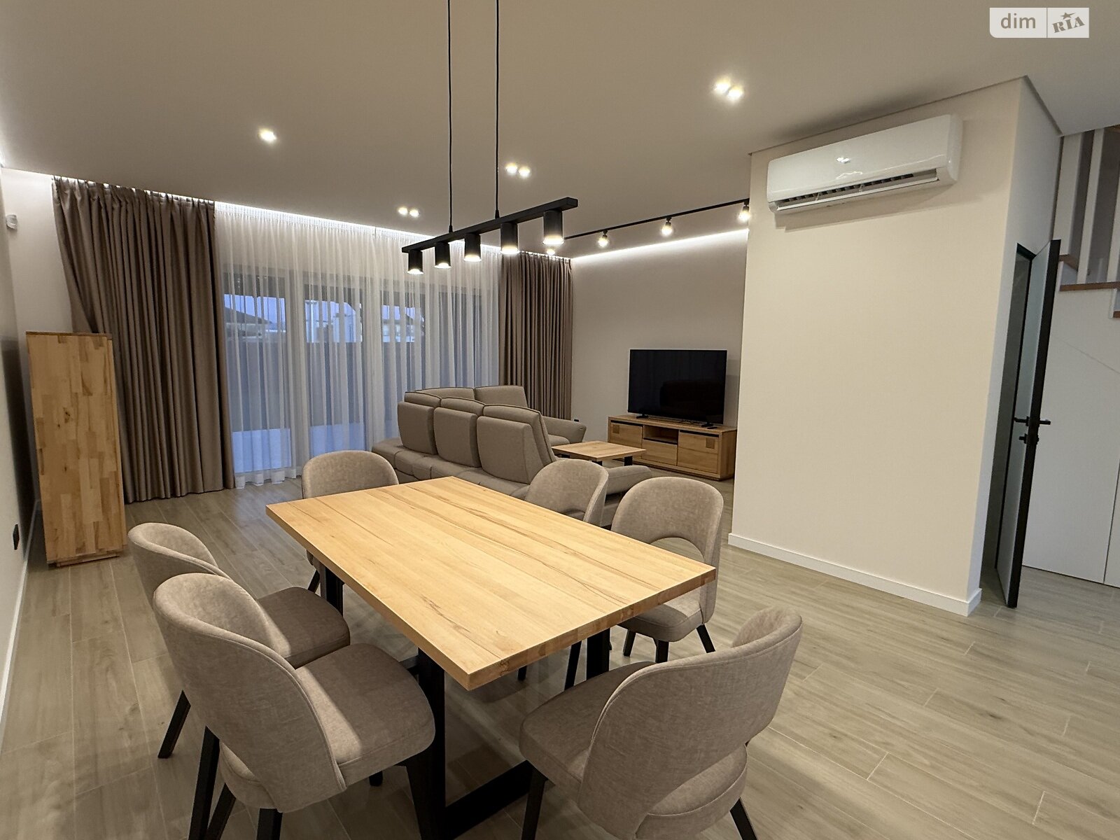 двоповерховий таунхаус, 122 кв. м, цегла. Здається помісячно в Сторожниці фото 1