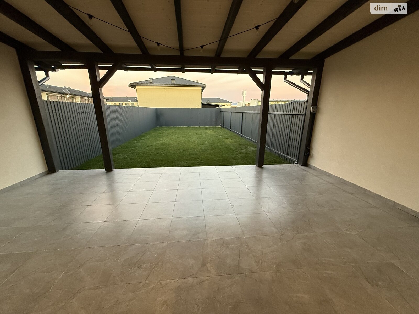 двоповерховий таунхаус, 122 кв. м, цегла. Здається помісячно в Сторожниці фото 1