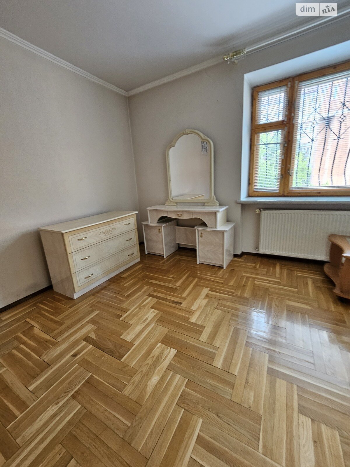 триповерховий таунхаус, 295 кв. м, цегла. Здається помісячно в Тернополі, в районі Канада фото 1 трипроверховий таунхаус, 295 кв. м, цегла. Здається помісячно в Тернополі, в районі Канада фото 1