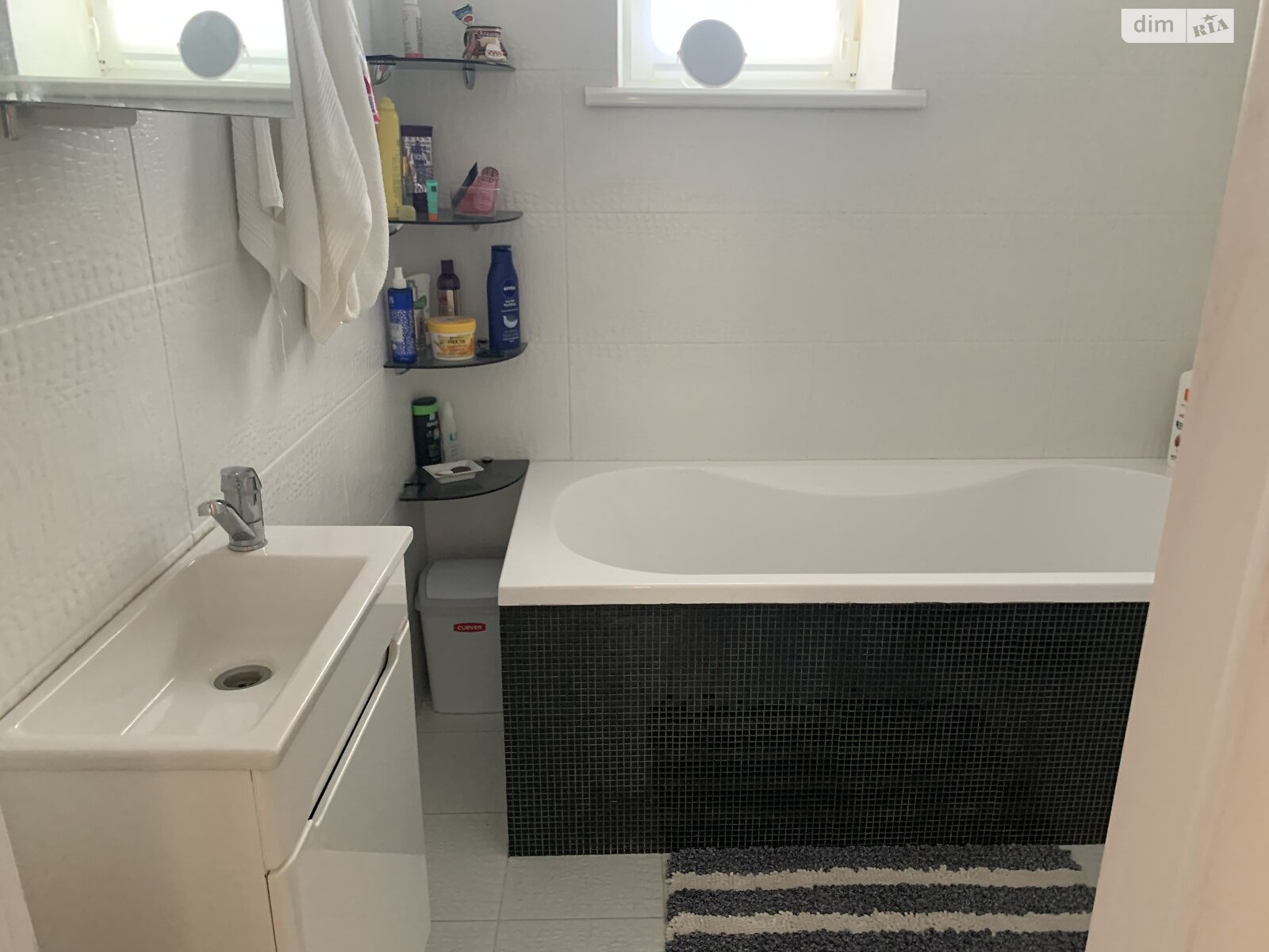 триповерховий таунхаус, 130 кв. м, цегла. Здається помісячно в Тернополі, в районі Кленовий гай фото 1 трипроверховий таунхаус, 130 кв. м, цегла. Здається помісячно в Тернополі, в районі Кленовий гай фото 1