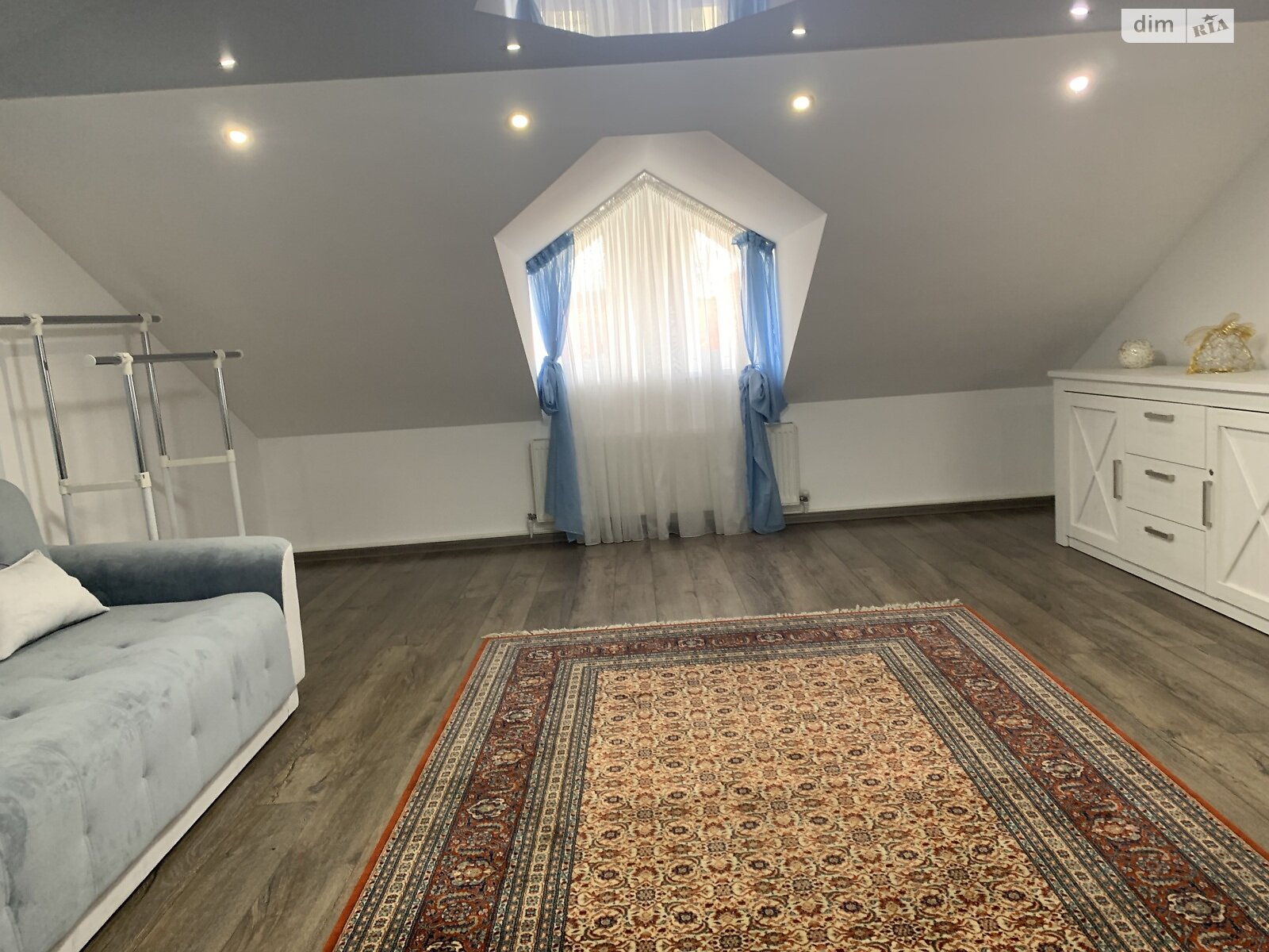 триповерховий таунхаус, 130 кв. м, цегла. Здається помісячно в Тернополі, в районі Кленовий гай фото 1 трипроверховий таунхаус, 130 кв. м, цегла. Здається помісячно в Тернополі, в районі Кленовий гай фото 1