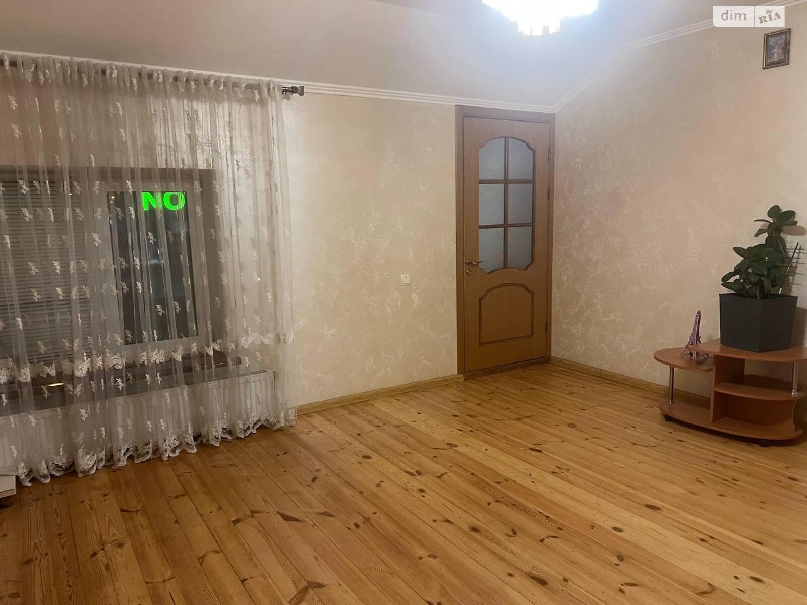 двоповерховий таунхаус, 120 кв. м, кирпич. Здається помісячно в Тернополі, в районі Центр фото 1 двопроверховий таунхаус, 120 кв. м, кирпич. Здається помісячно в Тернополі, в районі Центр фото 1