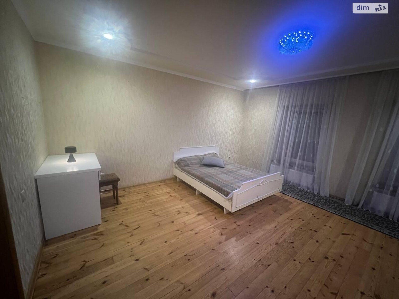 двоповерховий таунхаус, 120 кв. м, кирпич. Здається помісячно в Тернополі, в районі Центр фото 1 двопроверховий таунхаус, 120 кв. м, кирпич. Здається помісячно в Тернополі, в районі Центр фото 1