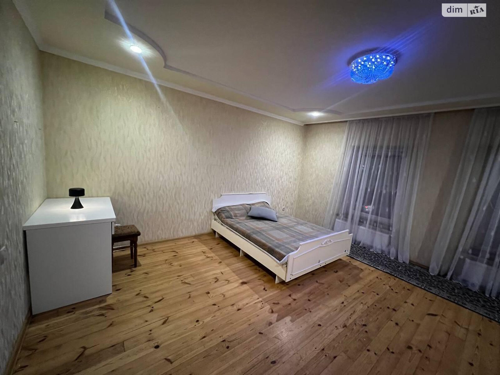 двоповерховий таунхаус, 120 кв. м, кирпич. Здається помісячно в Тернополі, в районі Центр фото 1 двопроверховий таунхаус, 120 кв. м, кирпич. Здається помісячно в Тернополі, в районі Центр фото 1