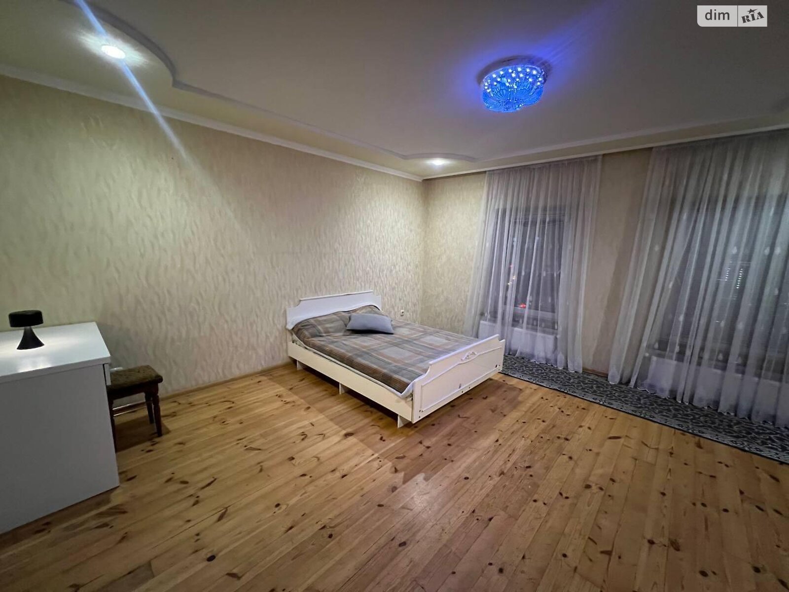 двоповерховий таунхаус, 120 кв. м, кирпич. Здається помісячно в Тернополі, в районі Центр фото 1 двопроверховий таунхаус, 120 кв. м, кирпич. Здається помісячно в Тернополі, в районі Центр фото 1