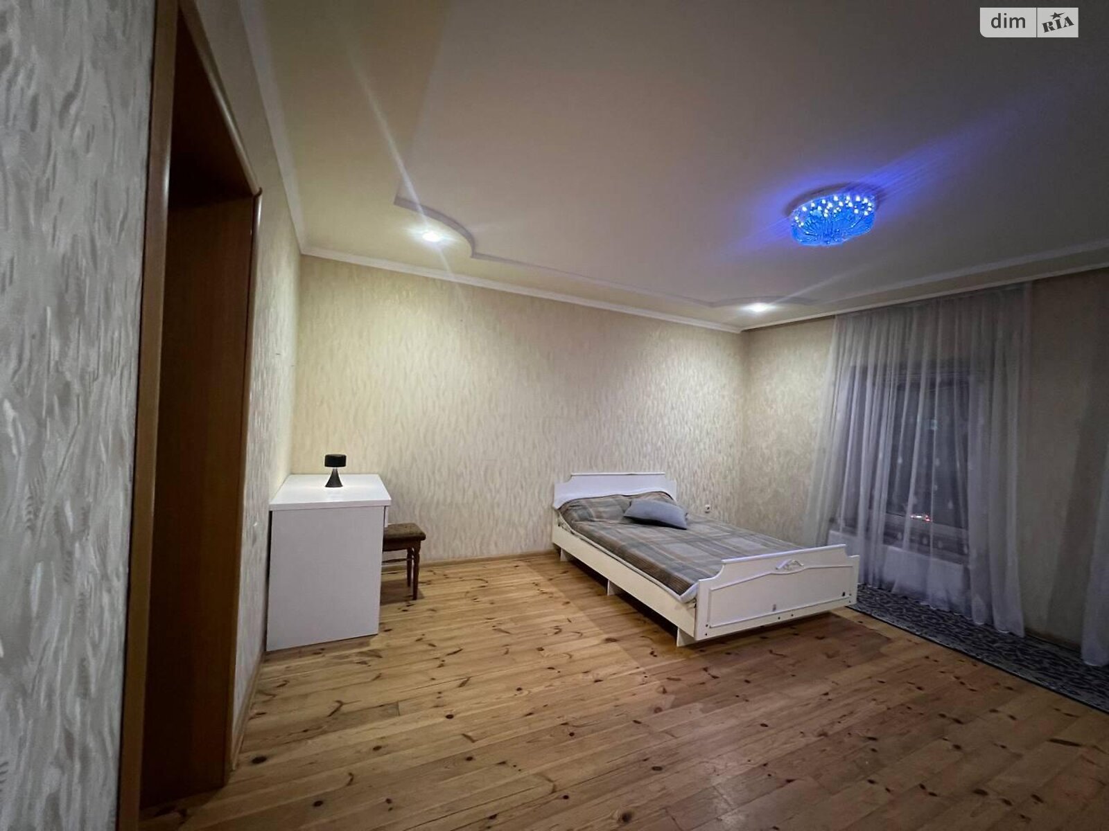 двоповерховий таунхаус, 120 кв. м, кирпич. Здається помісячно в Тернополі, в районі Центр фото 1 двопроверховий таунхаус, 120 кв. м, кирпич. Здається помісячно в Тернополі, в районі Центр фото 1