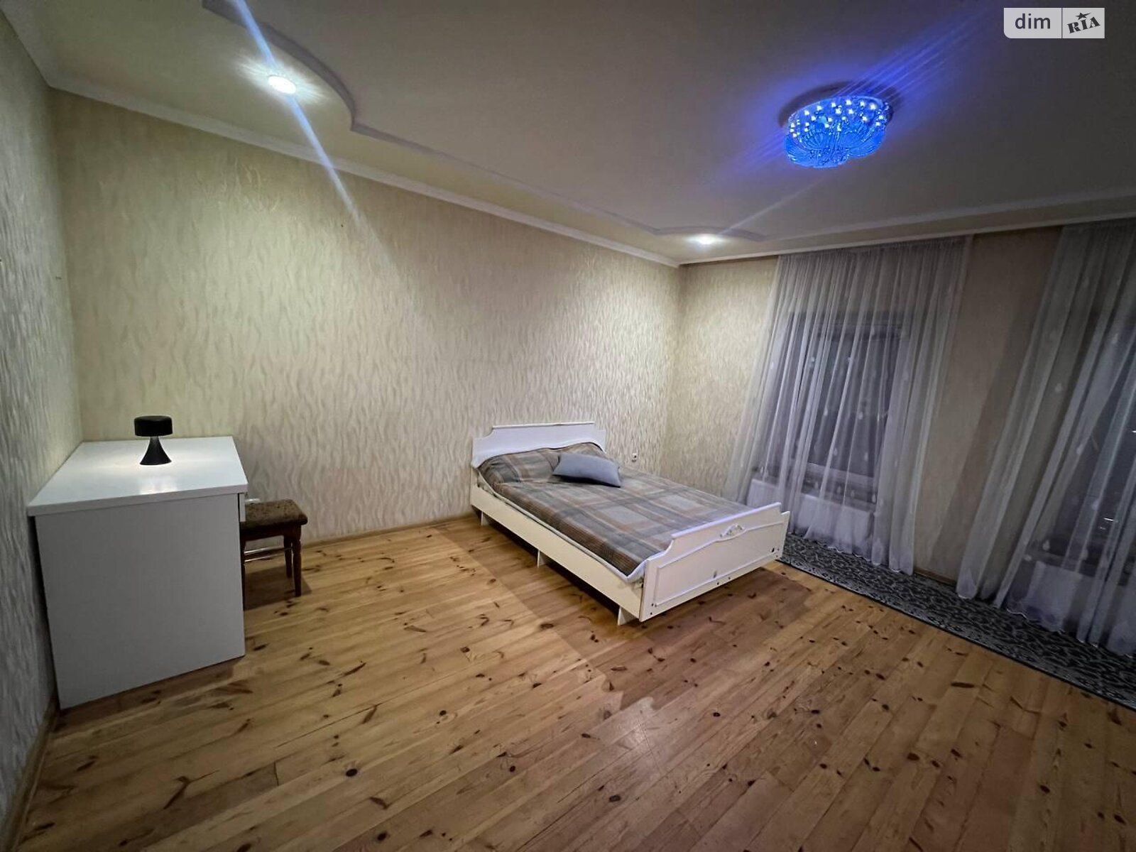 двоповерховий таунхаус, 120 кв. м, кирпич. Здається помісячно в Тернополі, в районі Центр фото 1 двопроверховий таунхаус, 120 кв. м, кирпич. Здається помісячно в Тернополі, в районі Центр фото 1