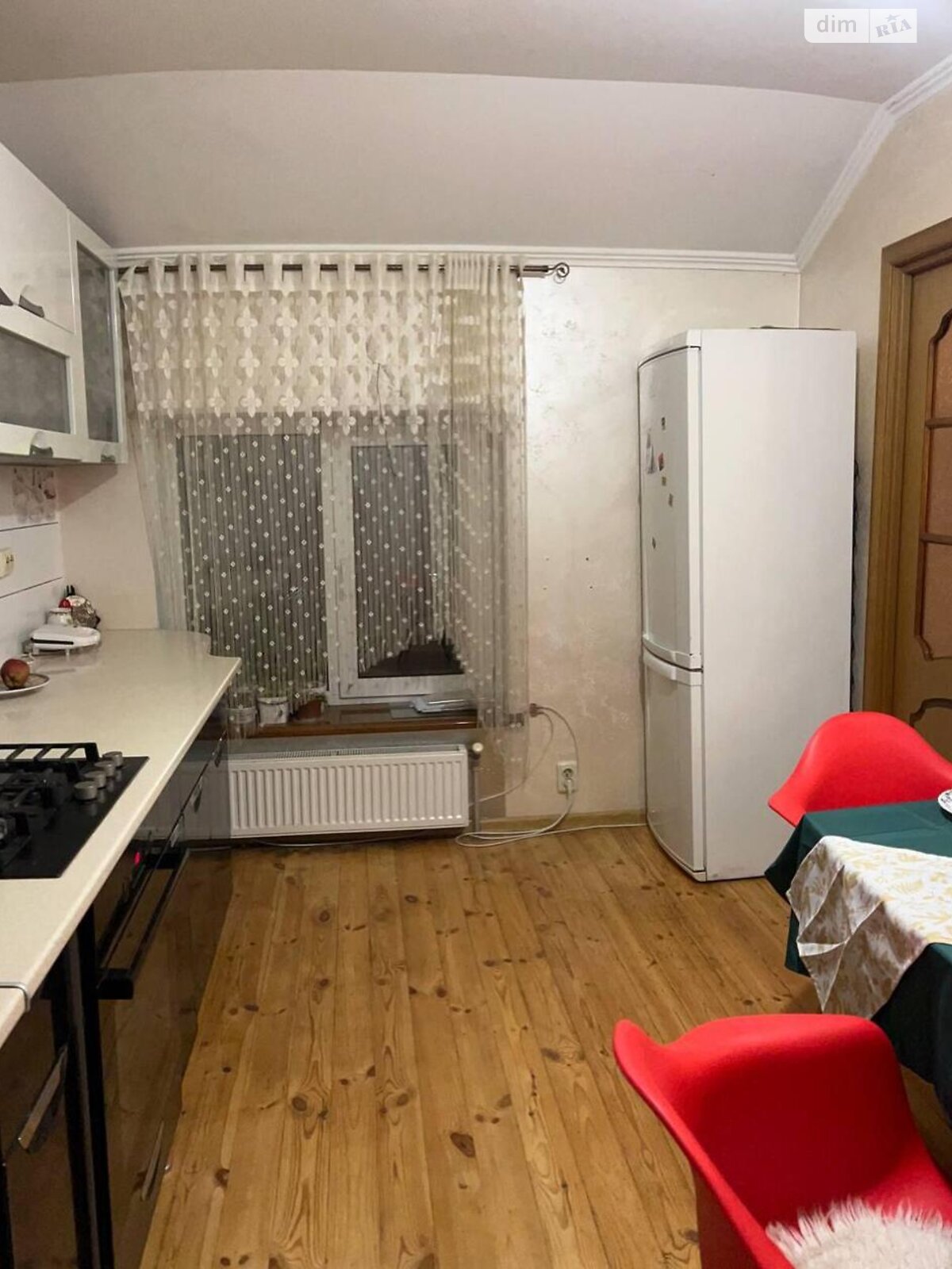 двоповерховий таунхаус, 120 кв. м, кирпич. Здається помісячно в Тернополі, в районі Центр фото 1 двопроверховий таунхаус, 120 кв. м, кирпич. Здається помісячно в Тернополі, в районі Центр фото 1